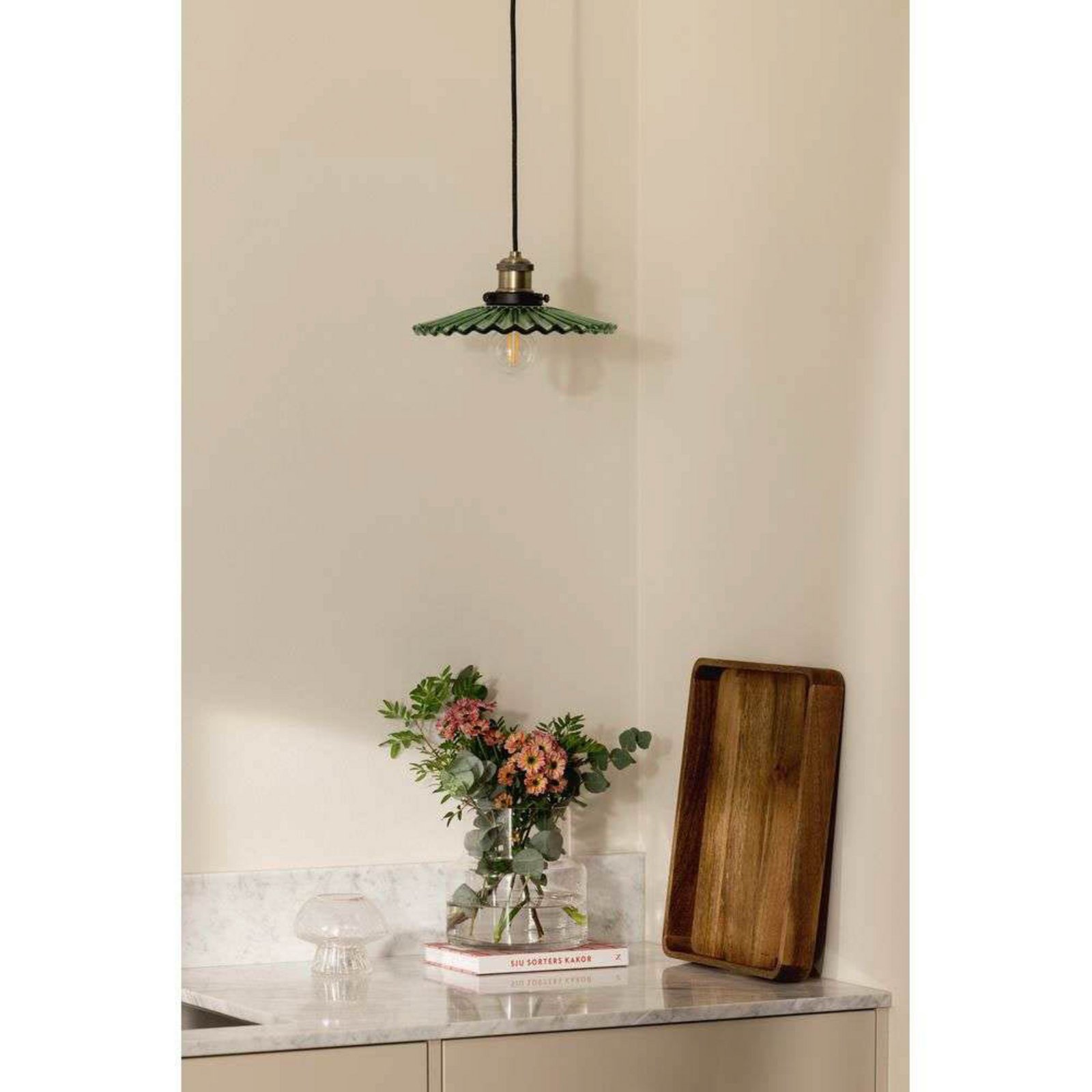 Globen Lighting Pendelleuchte COBBLER, grün, Ø 25 cm Globen Lighting Pendelleuchte COBBLER, grün, Ø 25 cm