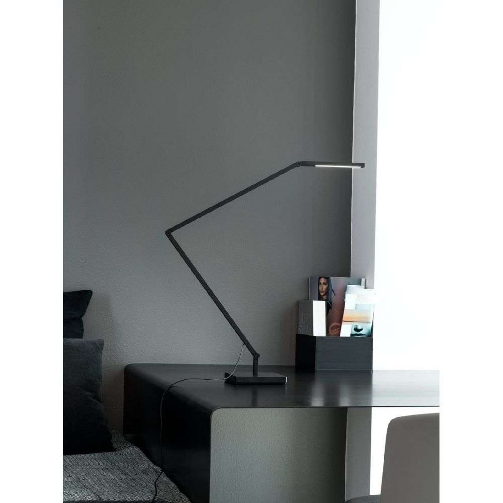 Untitled Linear Bordlampe 3000K Black Nemo Lighting - Kontor / arbejdsværelse - Aluminium