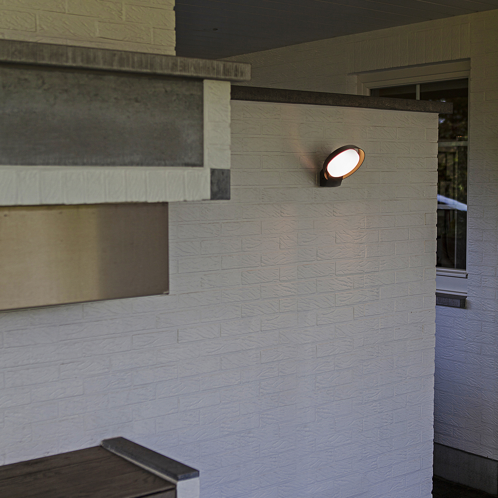 Polo LED outdoor wall light, cast aluminium
