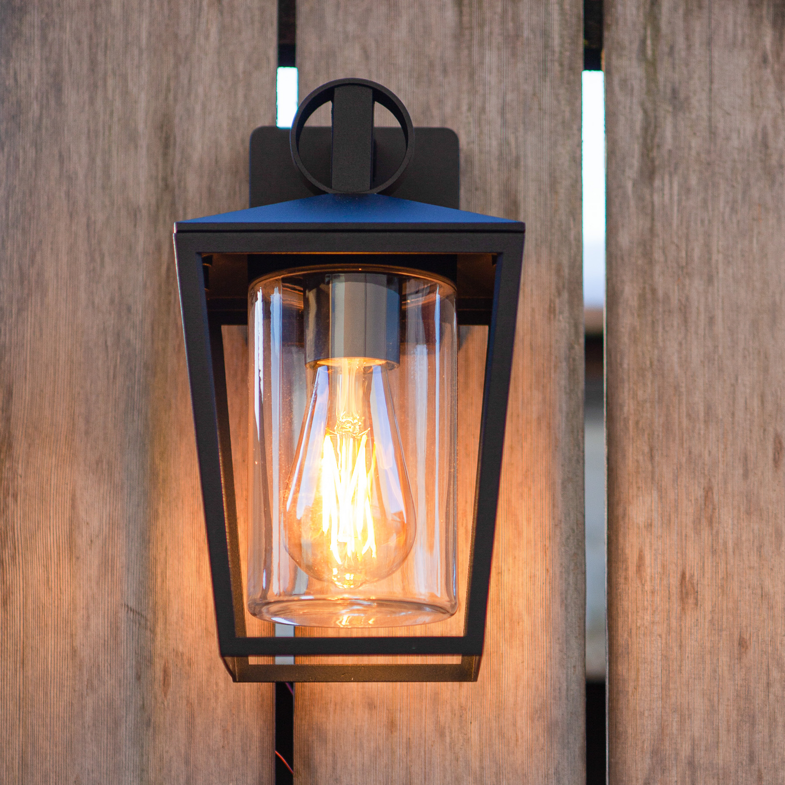 WEST-ulkoseinävalaisin, musta, korkeus 29 cm, metallia, IP44, E27