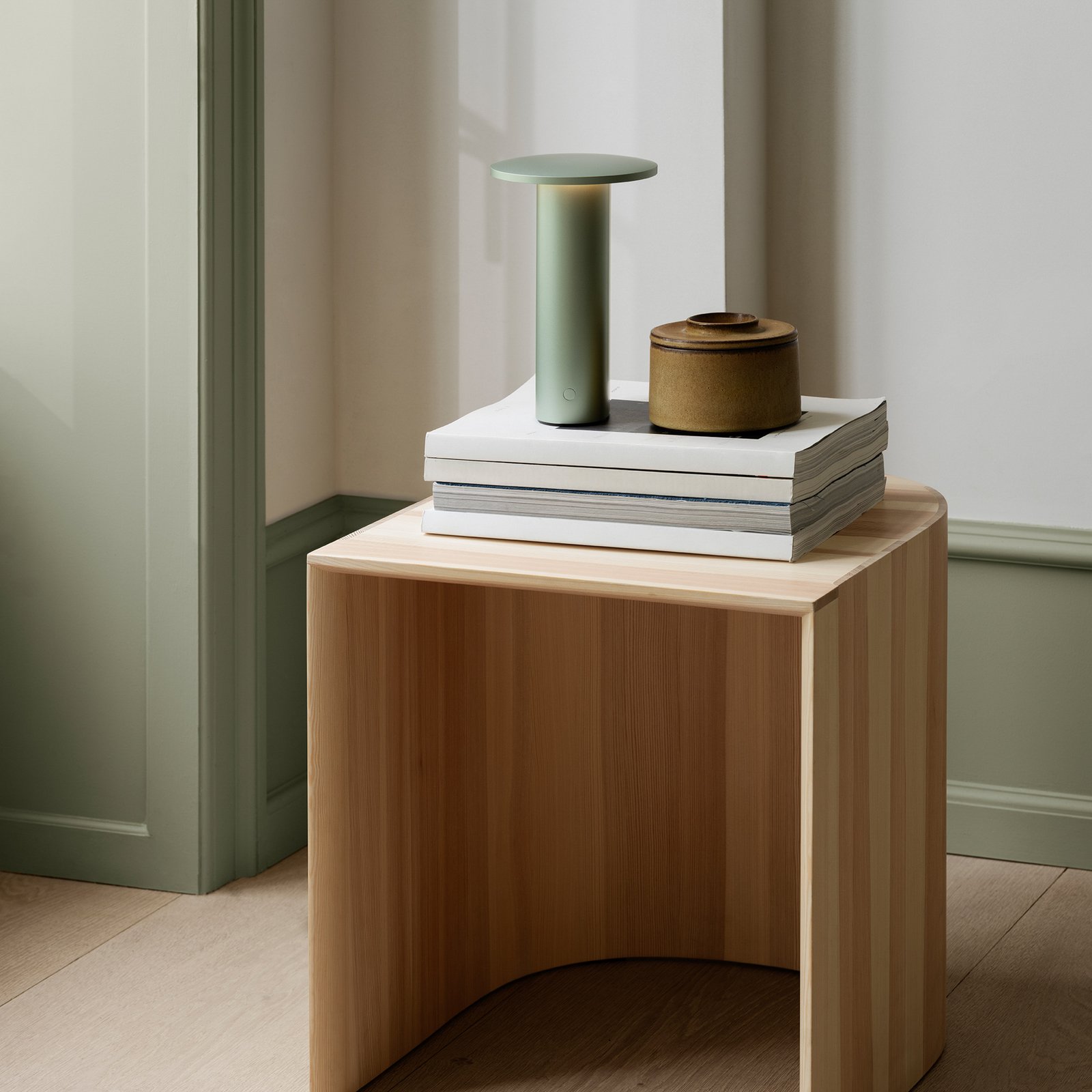 Fritz Hansen LED-Akku-Tischleuchte Solae, grün, Alu, IP44