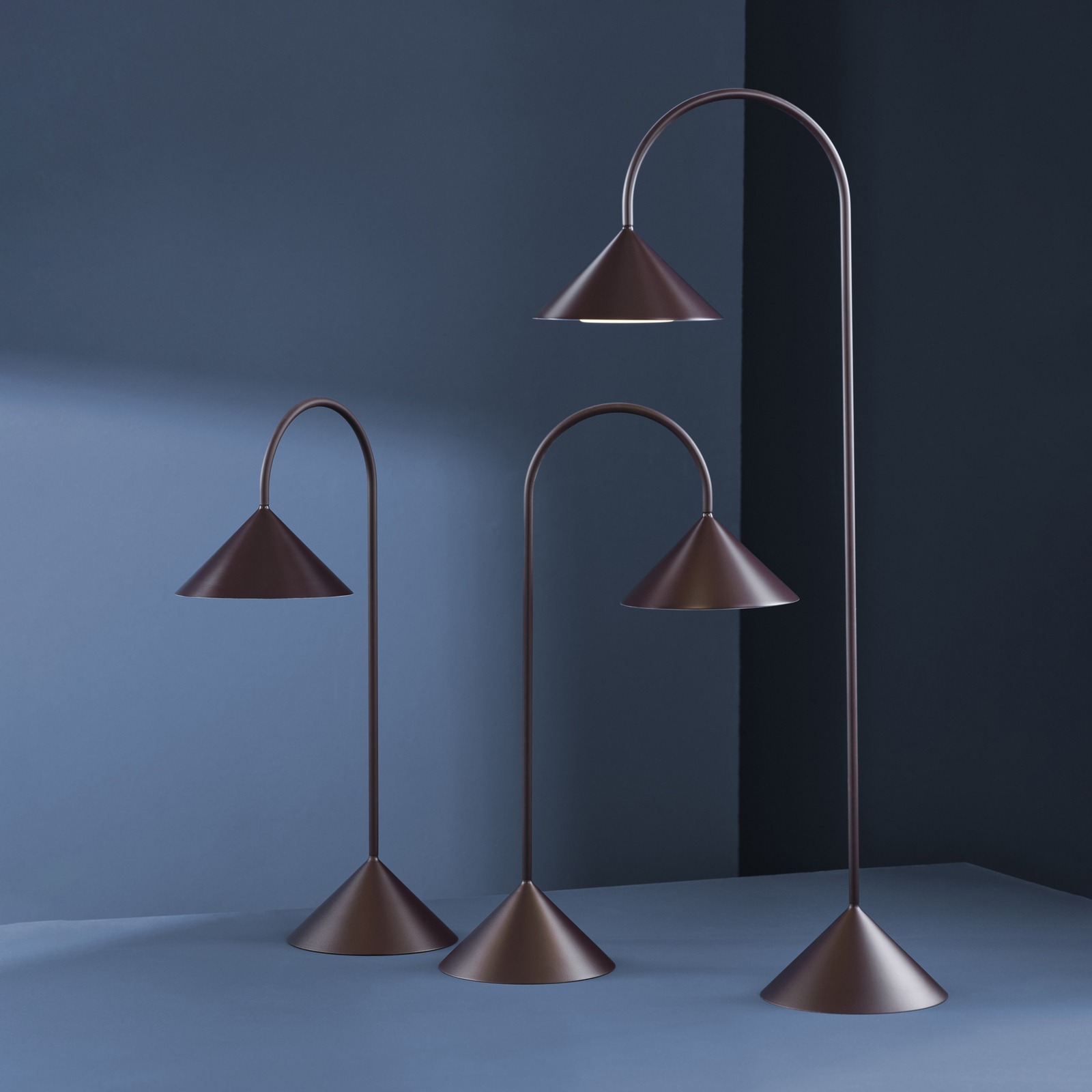 Grasp Portable Vloerlamp H72 Matt Beetroot - Frandsen
