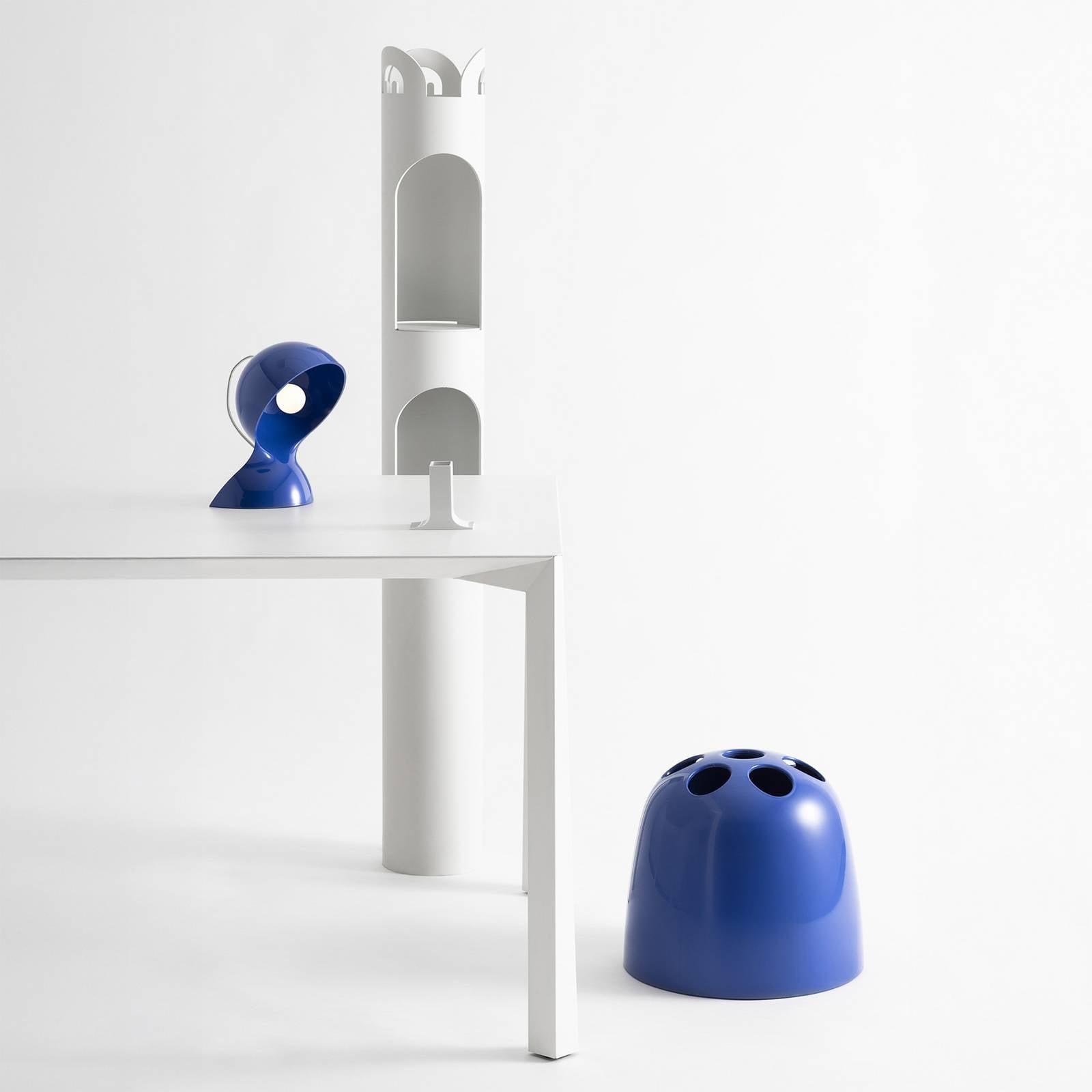 lampe à poser Artemide Dalú, bleue, hauteur 26 cm, plastique