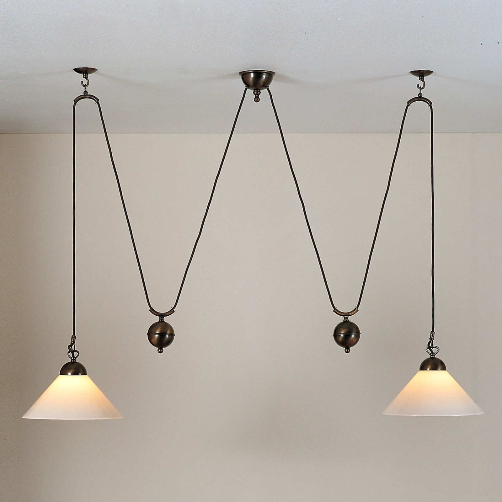 Flexibele hanglamp ANNO met opaalglas