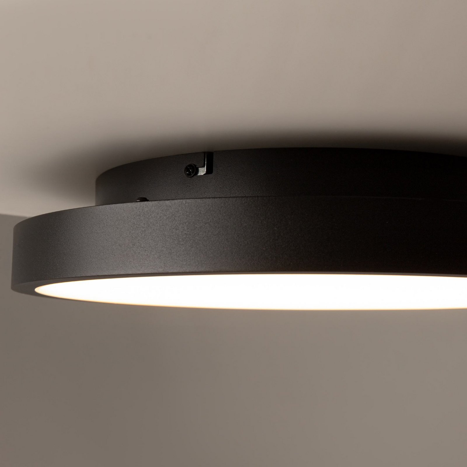 LED plafondlamp Orign, Ø 60 cm, zwart, metaal/steen