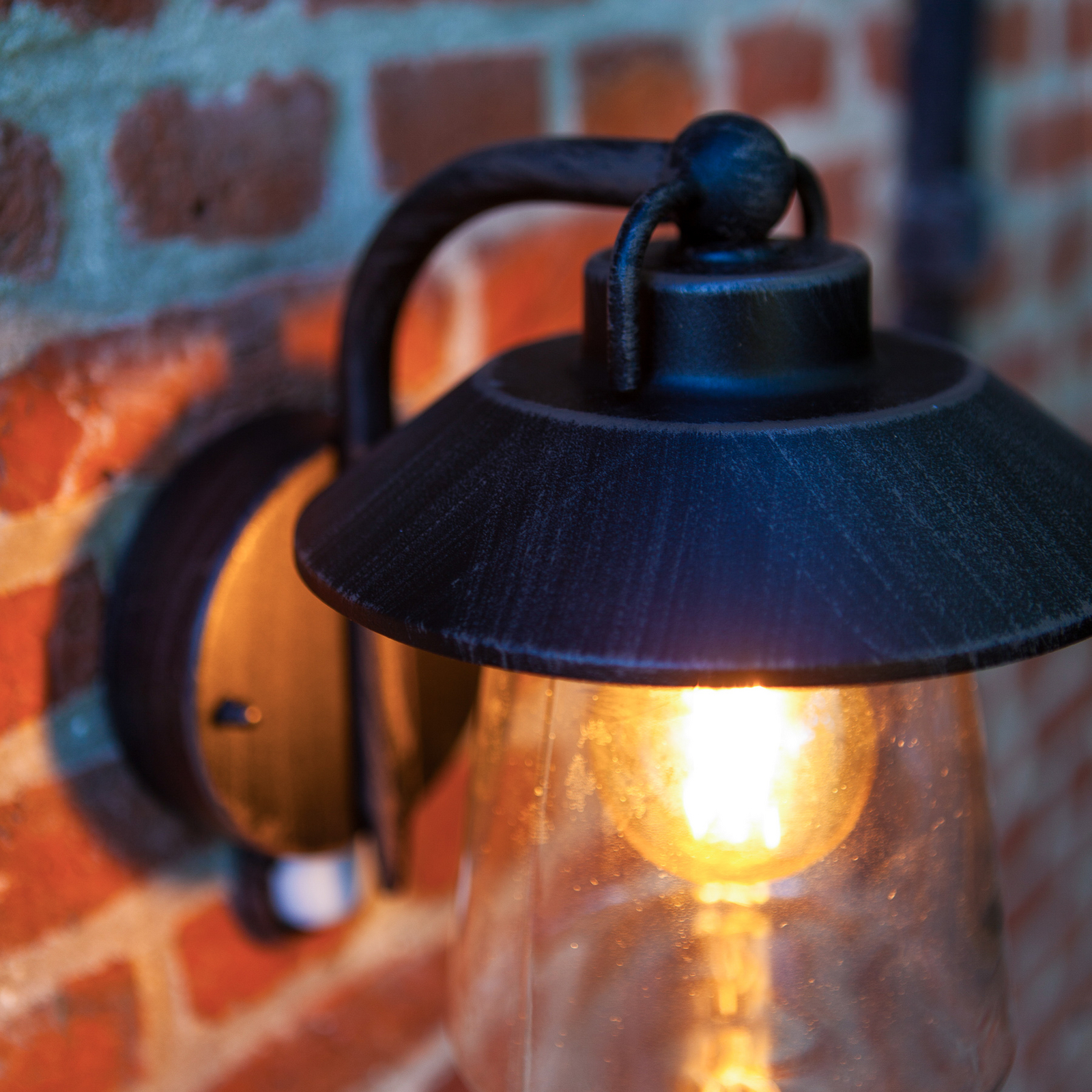 CATE vanjska zidna svjetiljka s senzorom, crna, 22 cm, IP44, E27