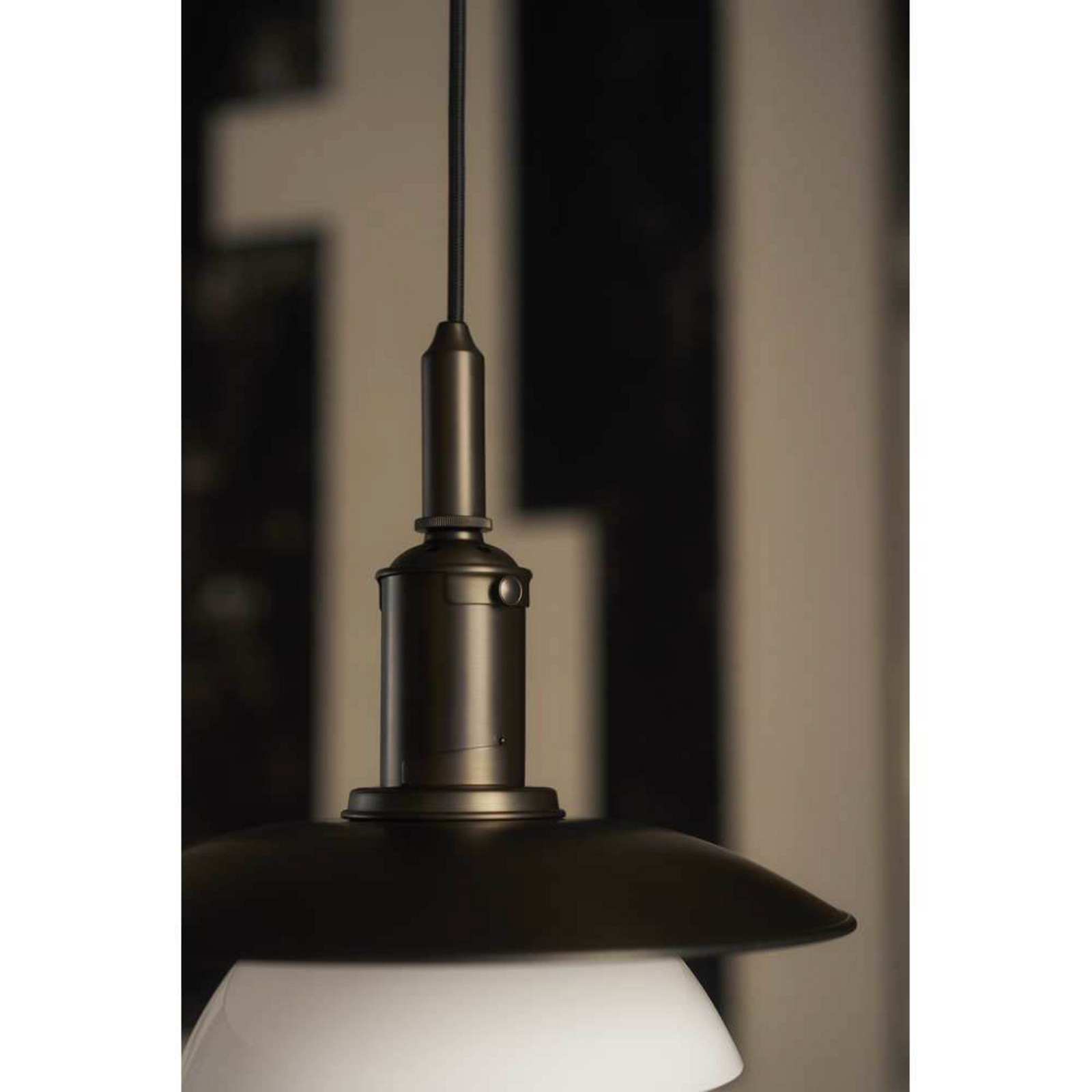 PH 3/3 Riippuvalaisin Aged Brass/Opaali Glass - Louis Poulsen