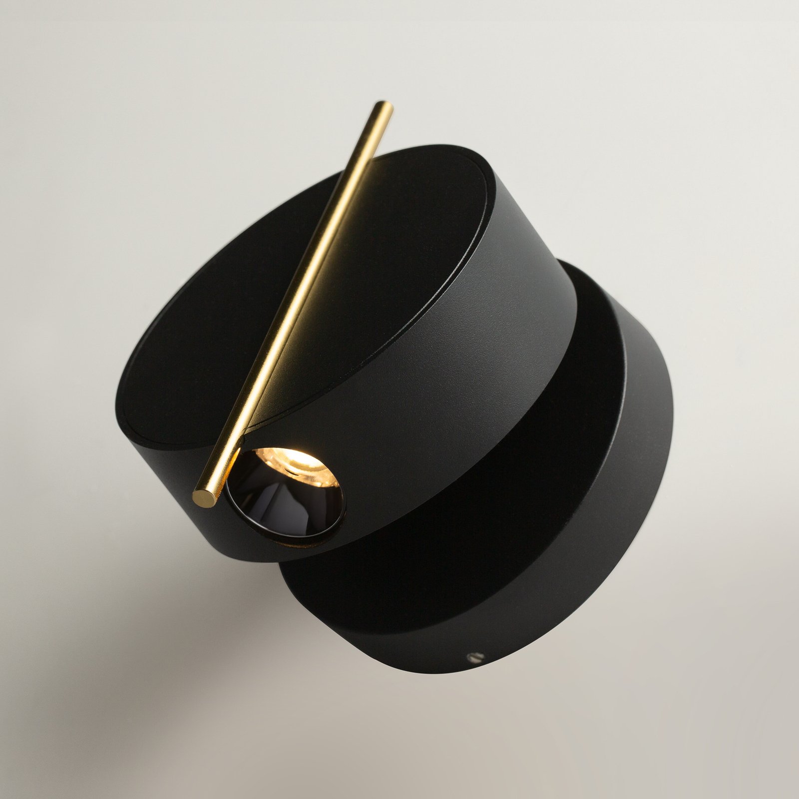 Maytoni LED wall light Nuance, black / gold, Ø 10 cm