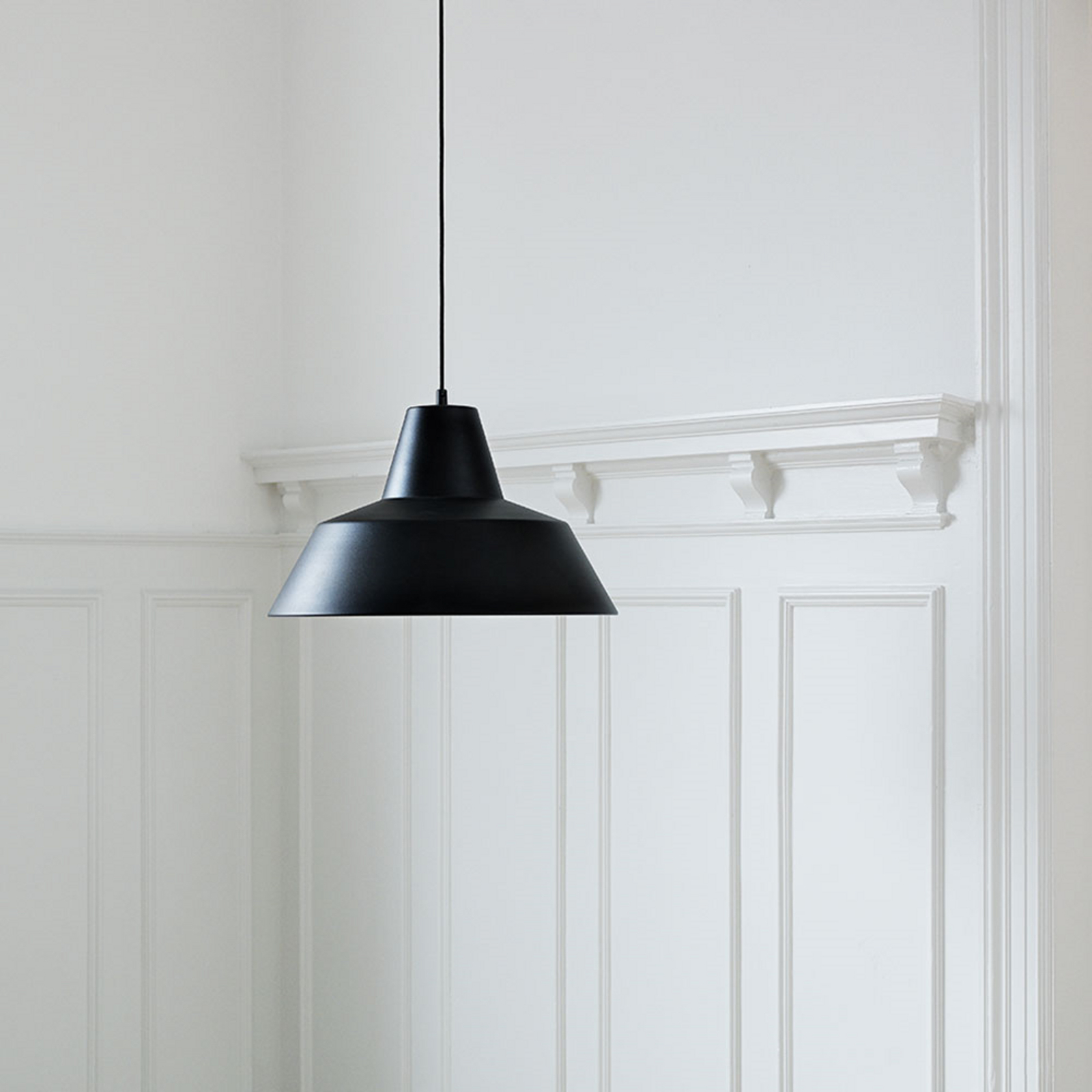 Workshop Lamp W4 Dark Black - Made By Hand