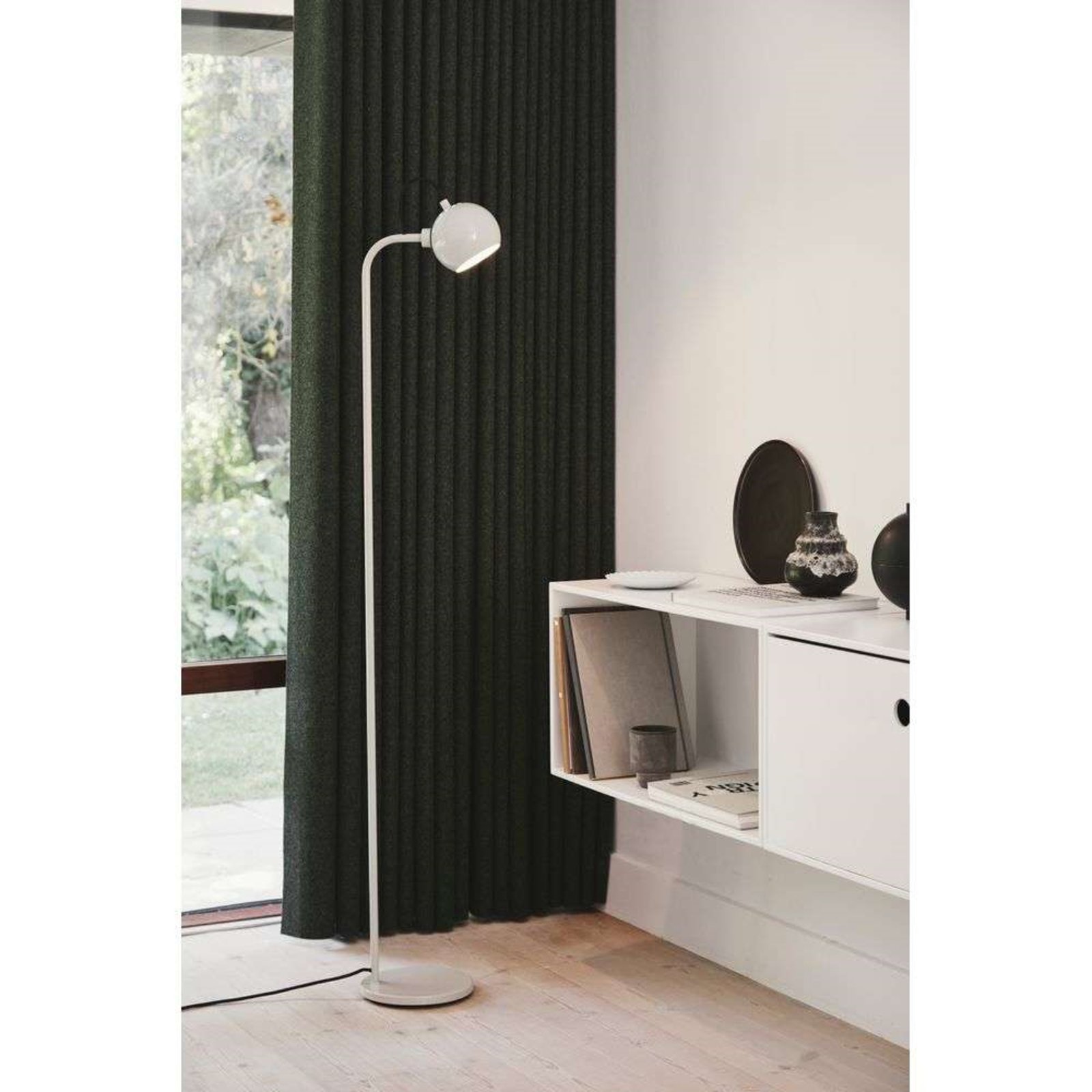 Ball Floor Lamp Glossy Warm Grey - Frandsen