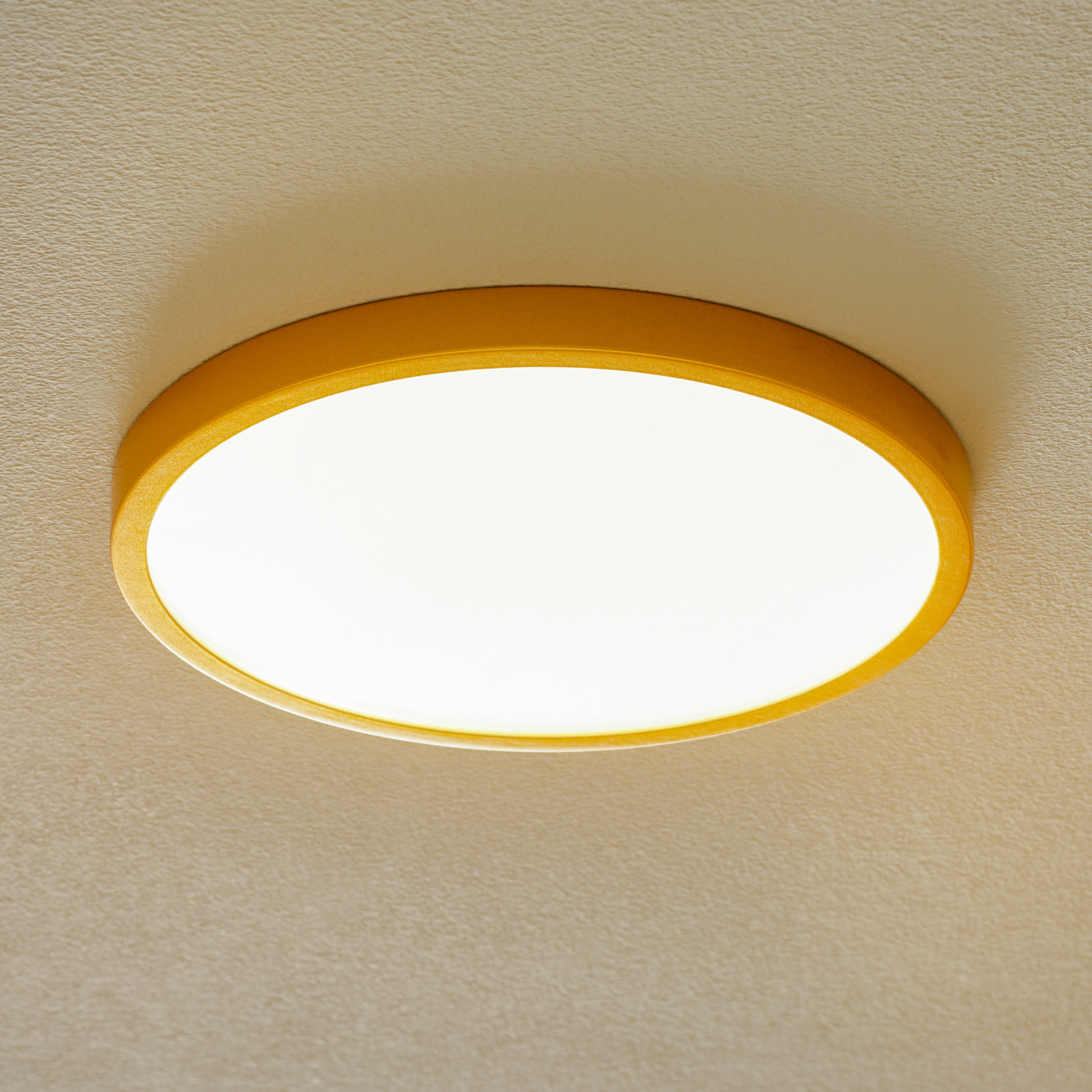 LED ceiling light Vika, round, matt gold