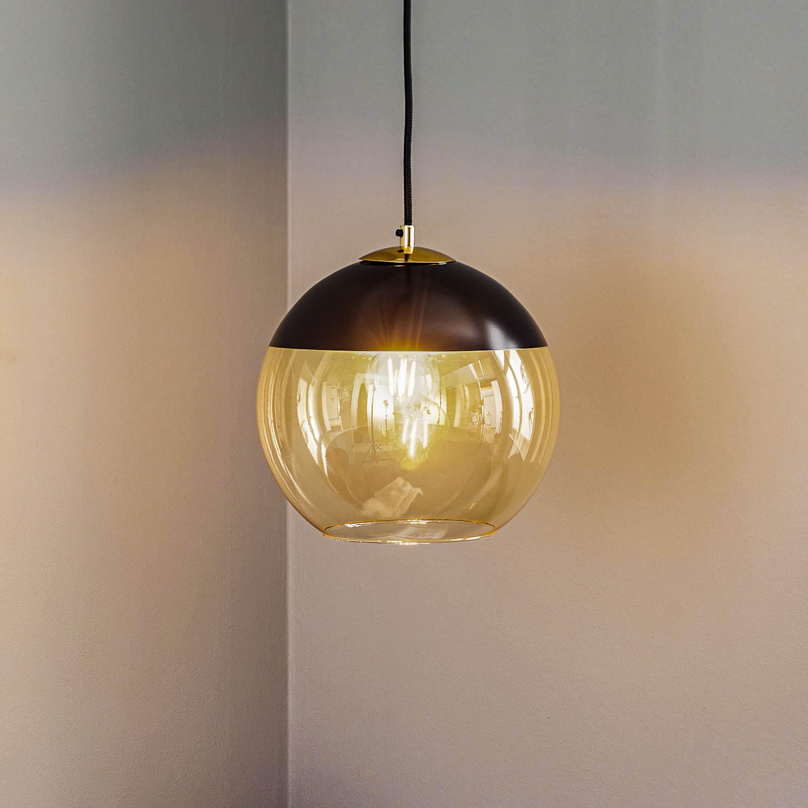 Lámpara colgante Hira, 1 luz, negro/oro