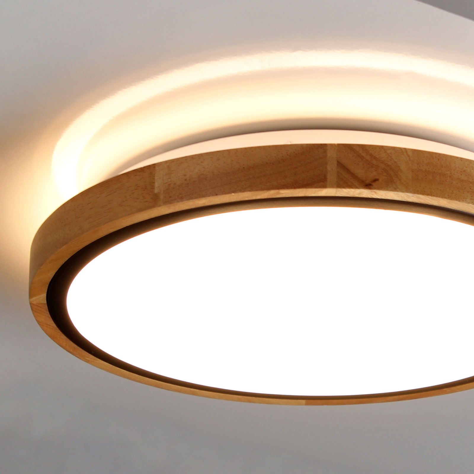 Stropní svítidlo Solstar LED s dekorem dřeva Ø 30,7 cm