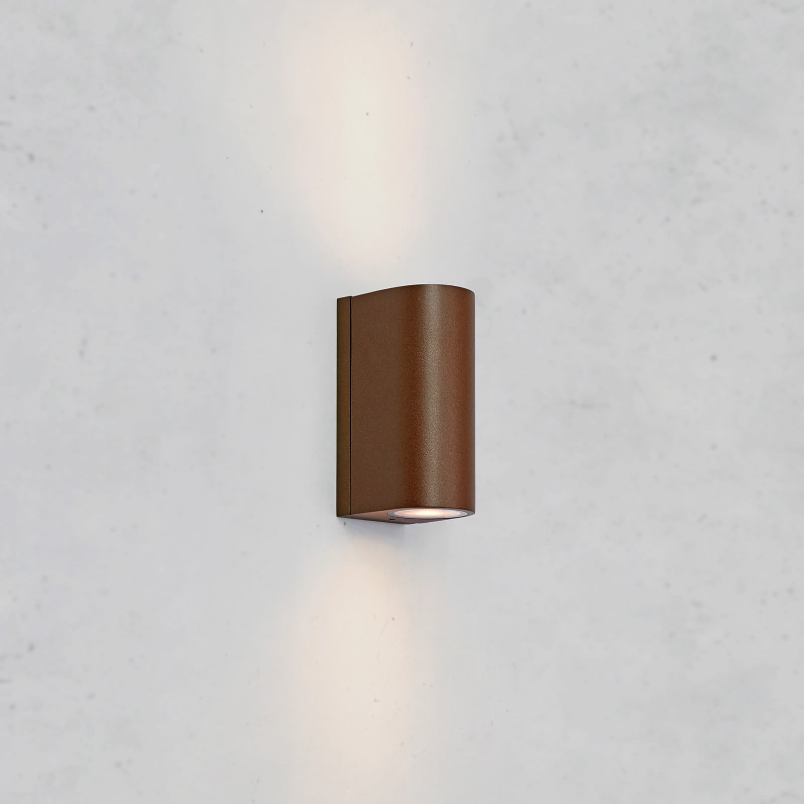 Alor LED-utomhusv&auml;gglampa, brun, 2 lampor, IP65, dimbar Marksl&ouml;jd - Skandinavisk - Aluminium - Med flera ljusk&auml;llor