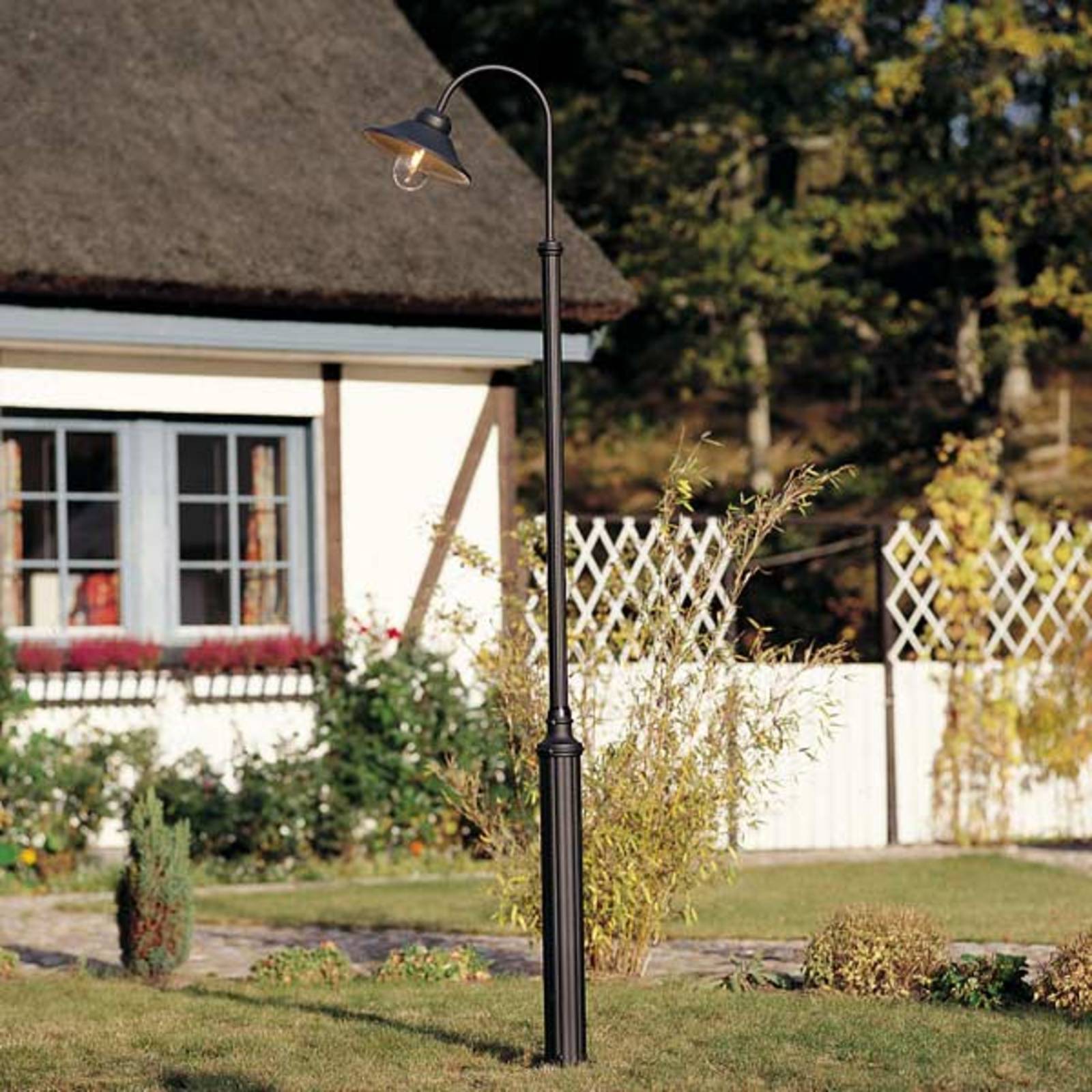 Konstsmide Lyktstolpe Vega matt svart 1 lampa 247 cm