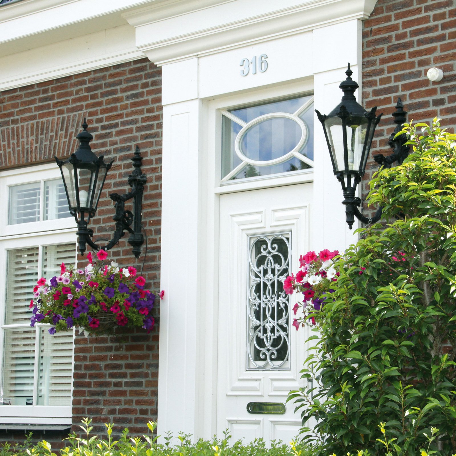 Zewnętrzny kinkiet Charles, czarny Zewnętrzny kinkiet Charles, czarny