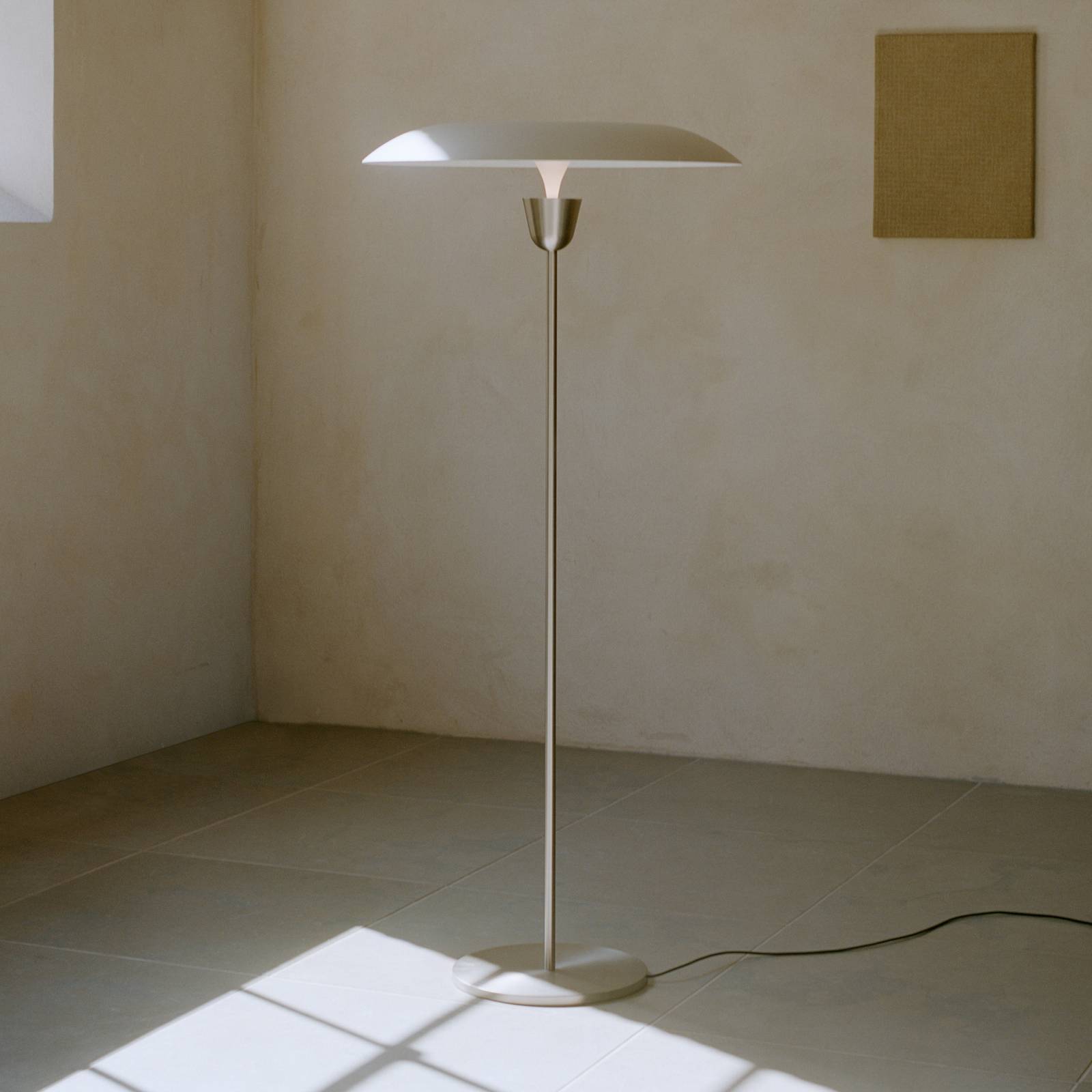 NEW WORKS LED-golvlampa Kantarell, nickel, dimbar, 127 cm