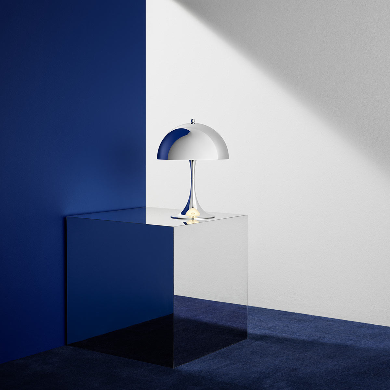 Louis Poulsen Panthella Mini, lampe LED chromé