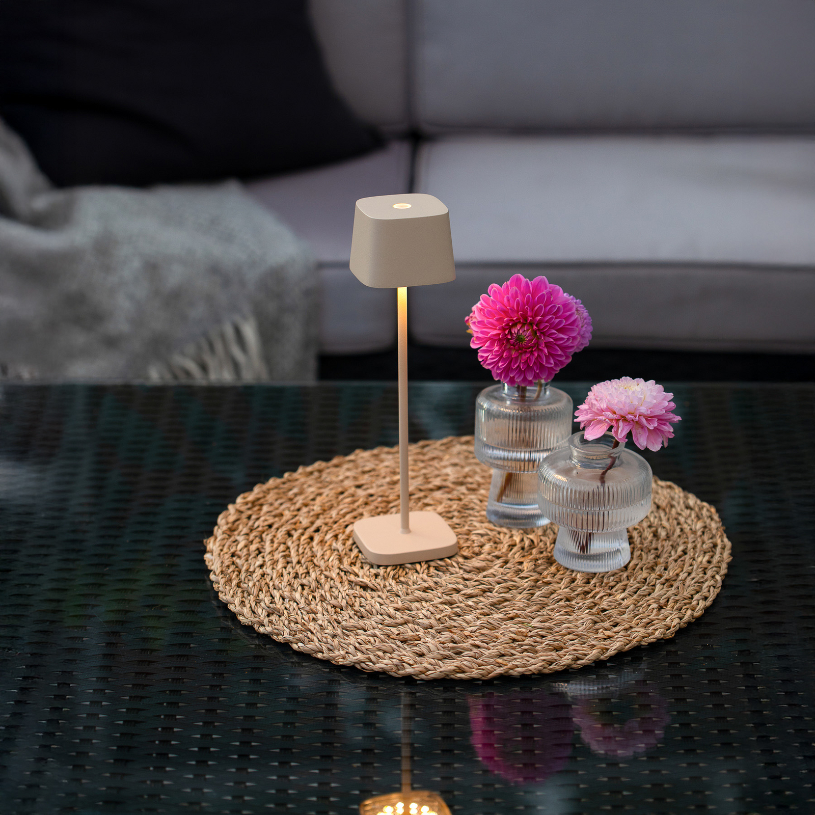 LED tafellamp op accu Capri, hoogte 25 cm, zandkleurig, IP54