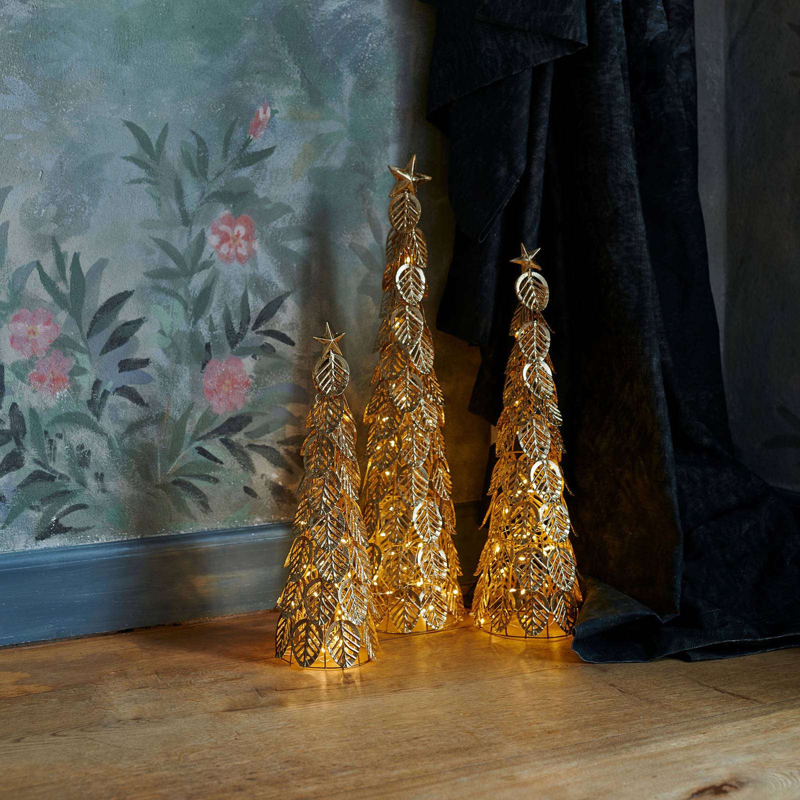 Levně LED dekorativní stromek Kirstine, zlatý, výška 43 cm