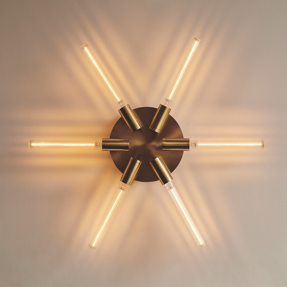 Design BY US Liberty Star vägglampa, guld / mässing från Design BY US