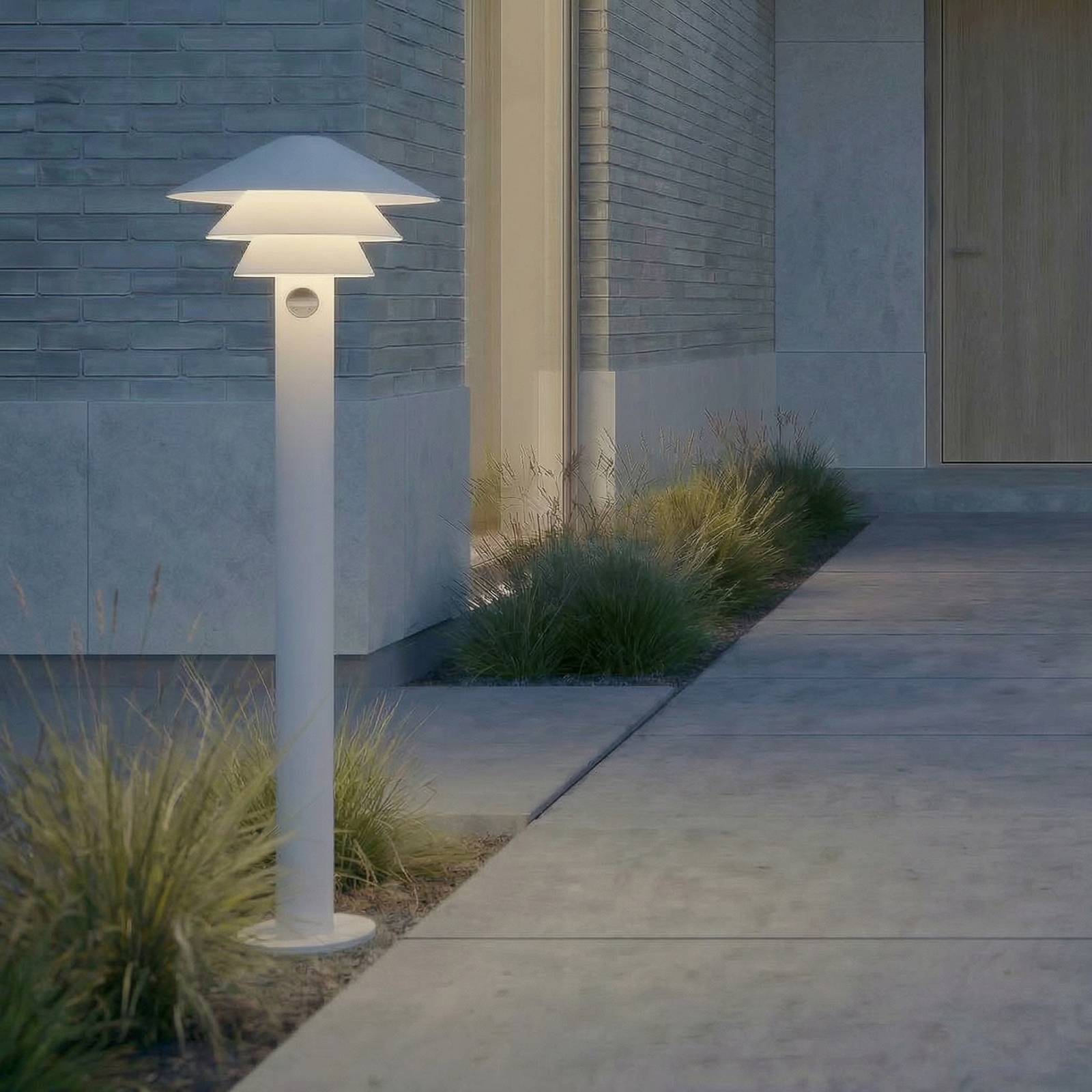 Bornes lumineuses LED Lucande Montaro, 110 cm, blanche, avec capteur