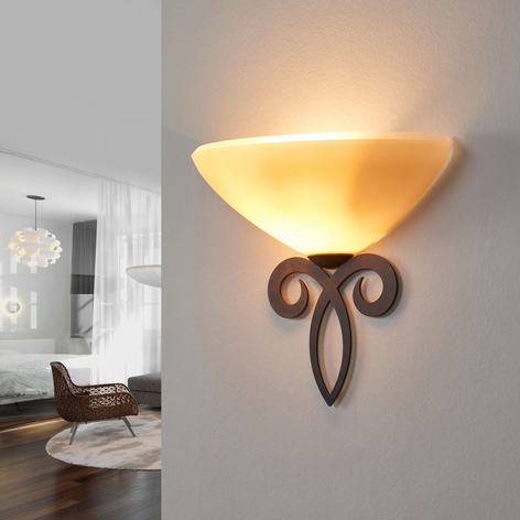 Vegglampe Luca av glass i landstil