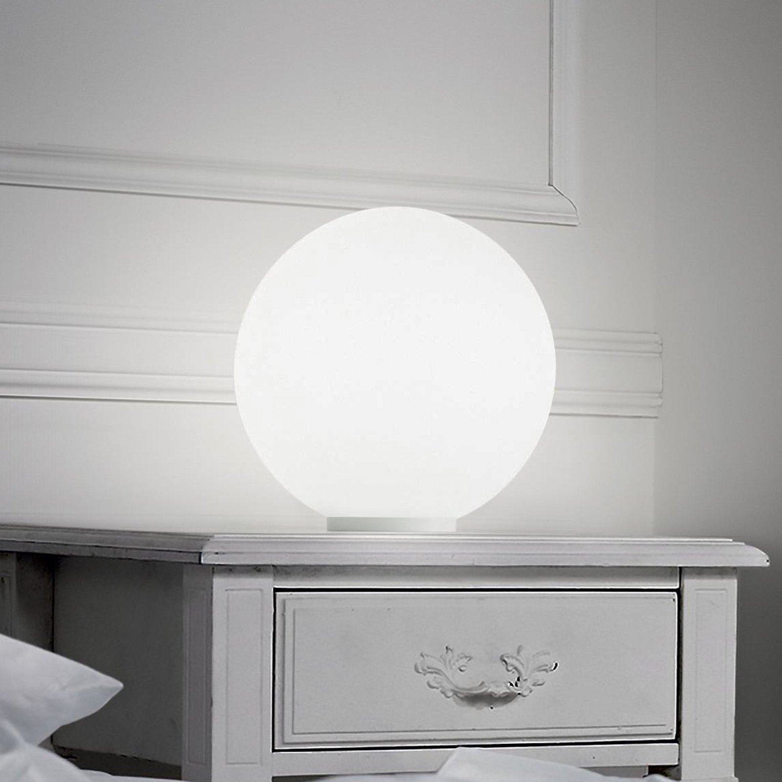 Ideal Lux Настолна лампа Mapa, Ø 40 cm, опално стъкло, сферична, E27