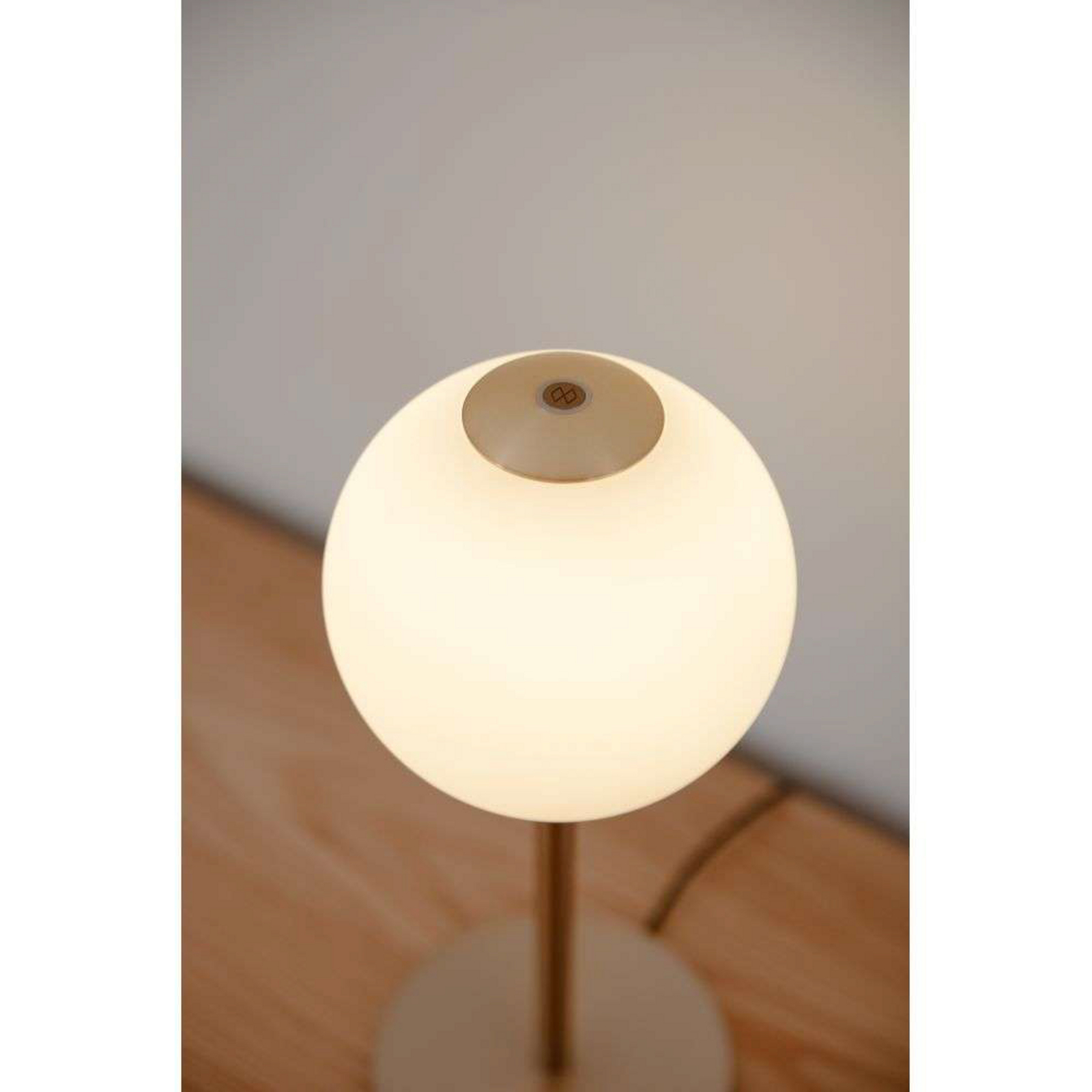 Audrey Lampada da Tavolo Plated Brass/White Opal - UMAGE