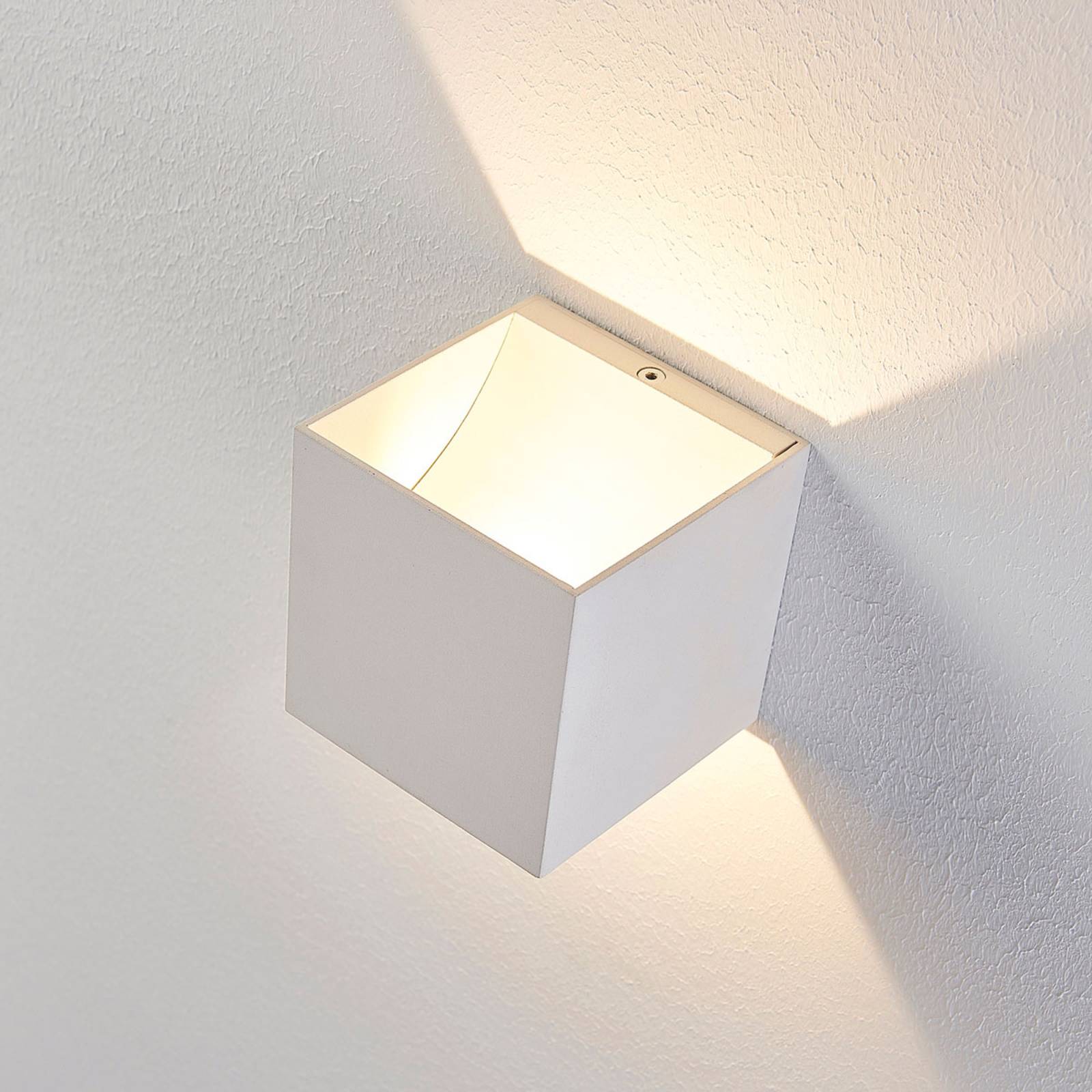 Arcchio LED kinkiet Zuzana, kątowy, biały, szerokość 10 cm