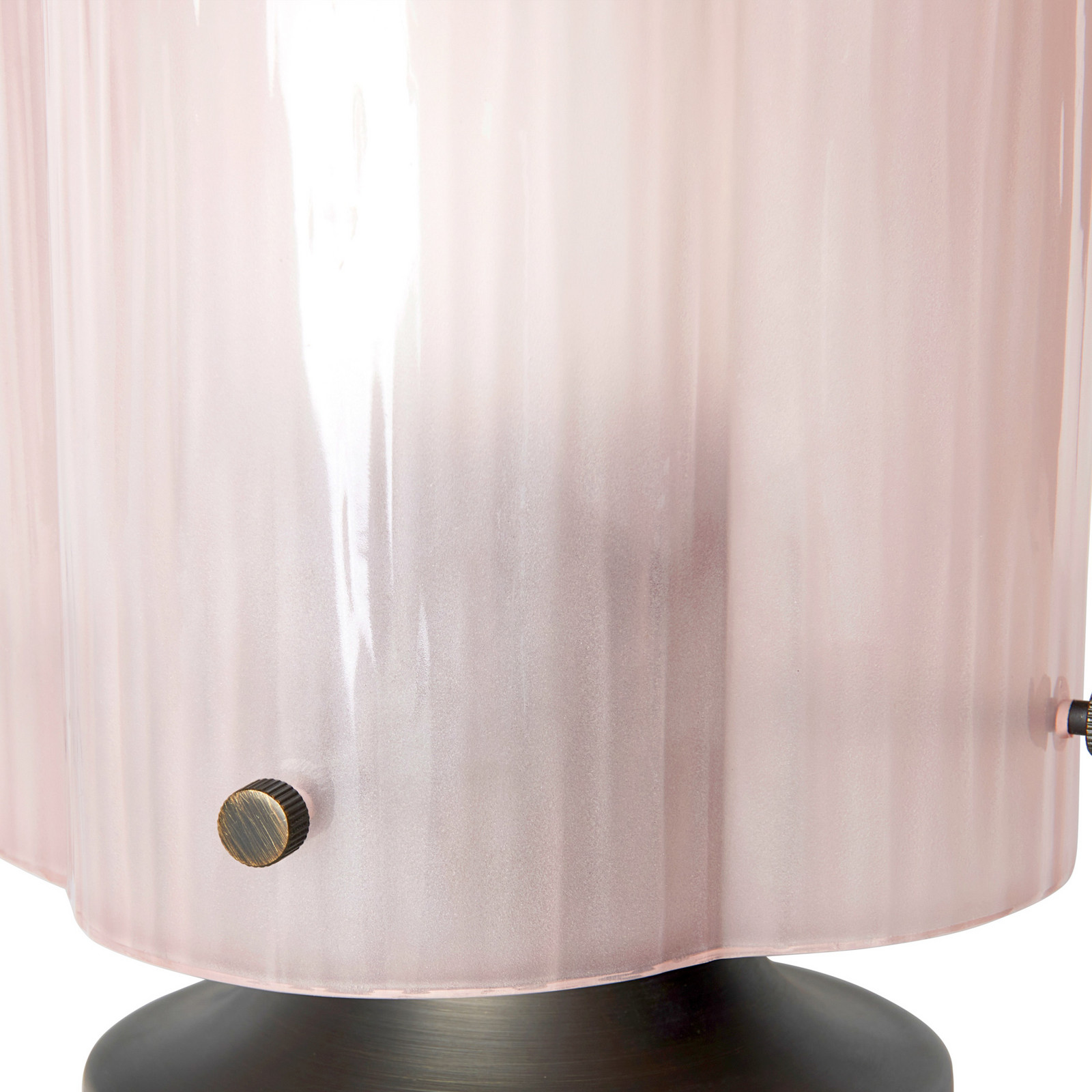 Lampă de masă GUBI Seine alamă antică sticlă roz coral - Camera de zi / sufragerie - design - roz coral alamă antică