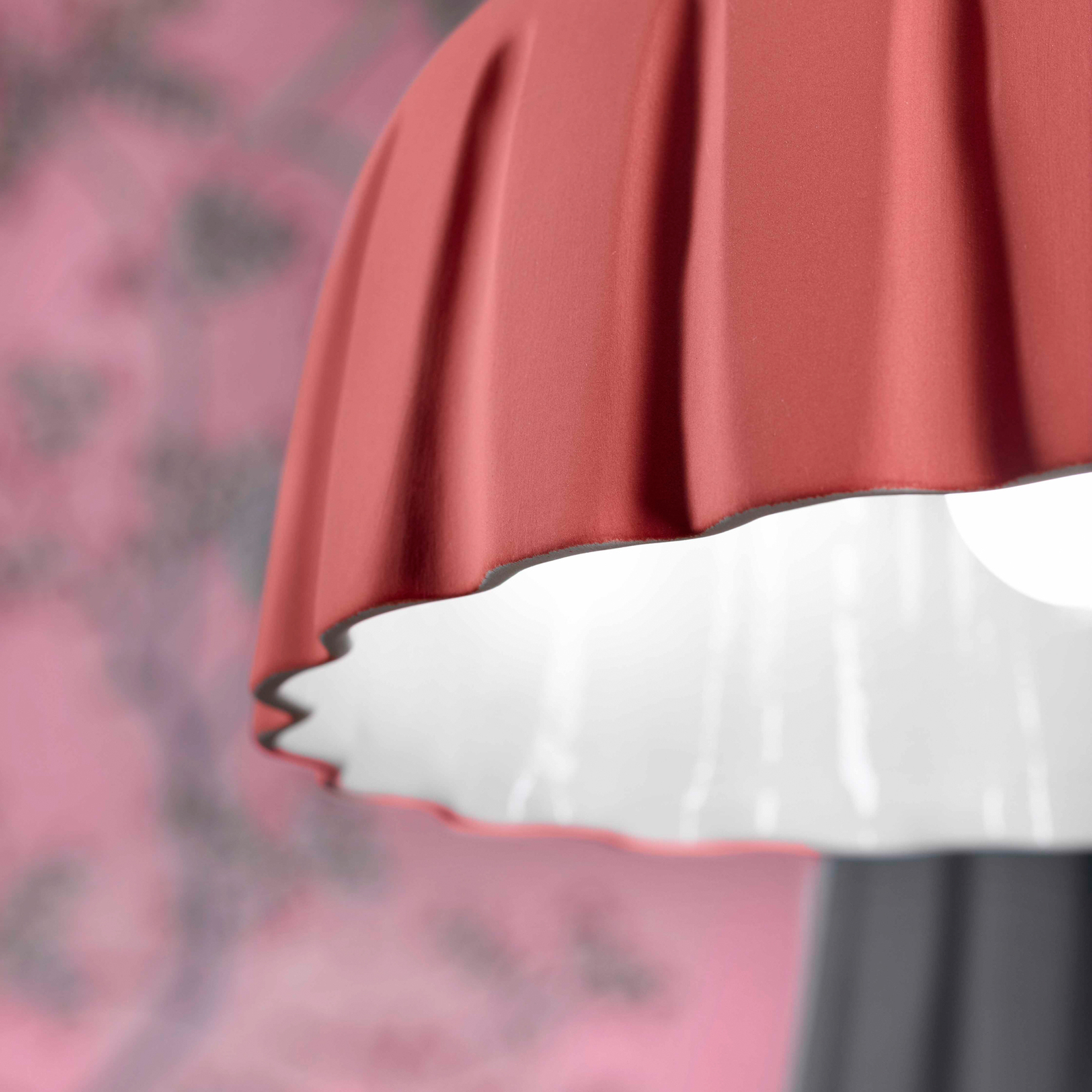 Závěsná lampa Madame Gres keramická výška 18 cm růžová