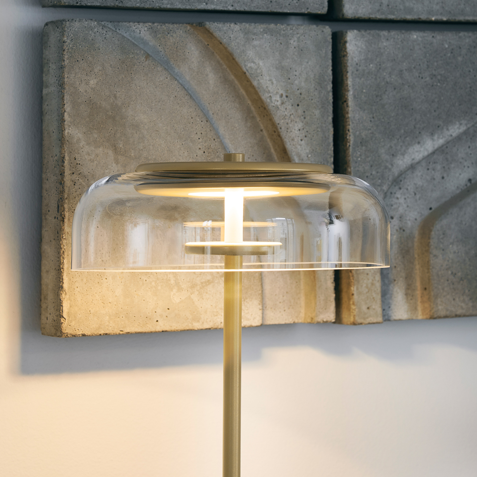 Nuura Blossi Table LED stalinė lempa auksinė/skaidri