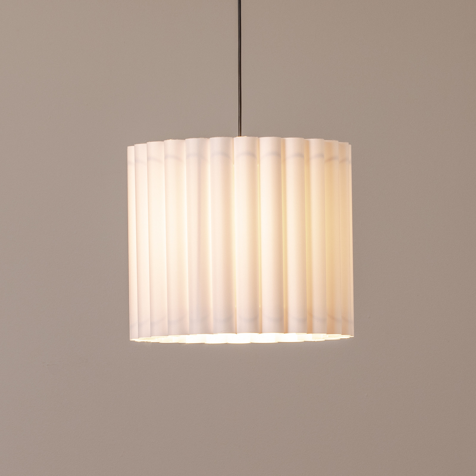 Duolla Lampă suspendată Aria alb microfibră E27 - Camera de zi / sufragerie - Țesătură / Textil