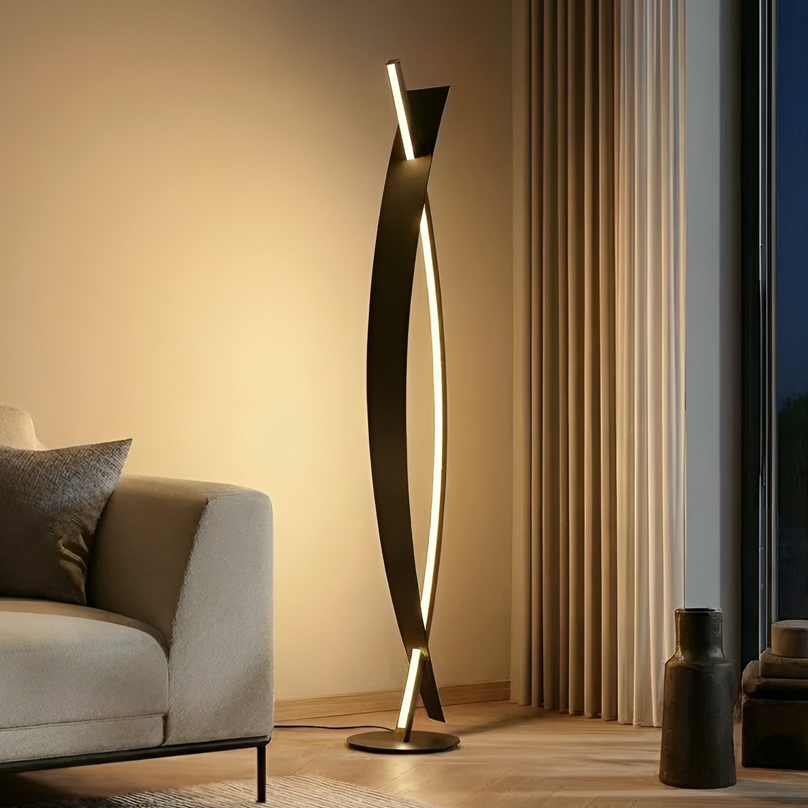 Marija Gulvlampe Black/Gold - Lucande