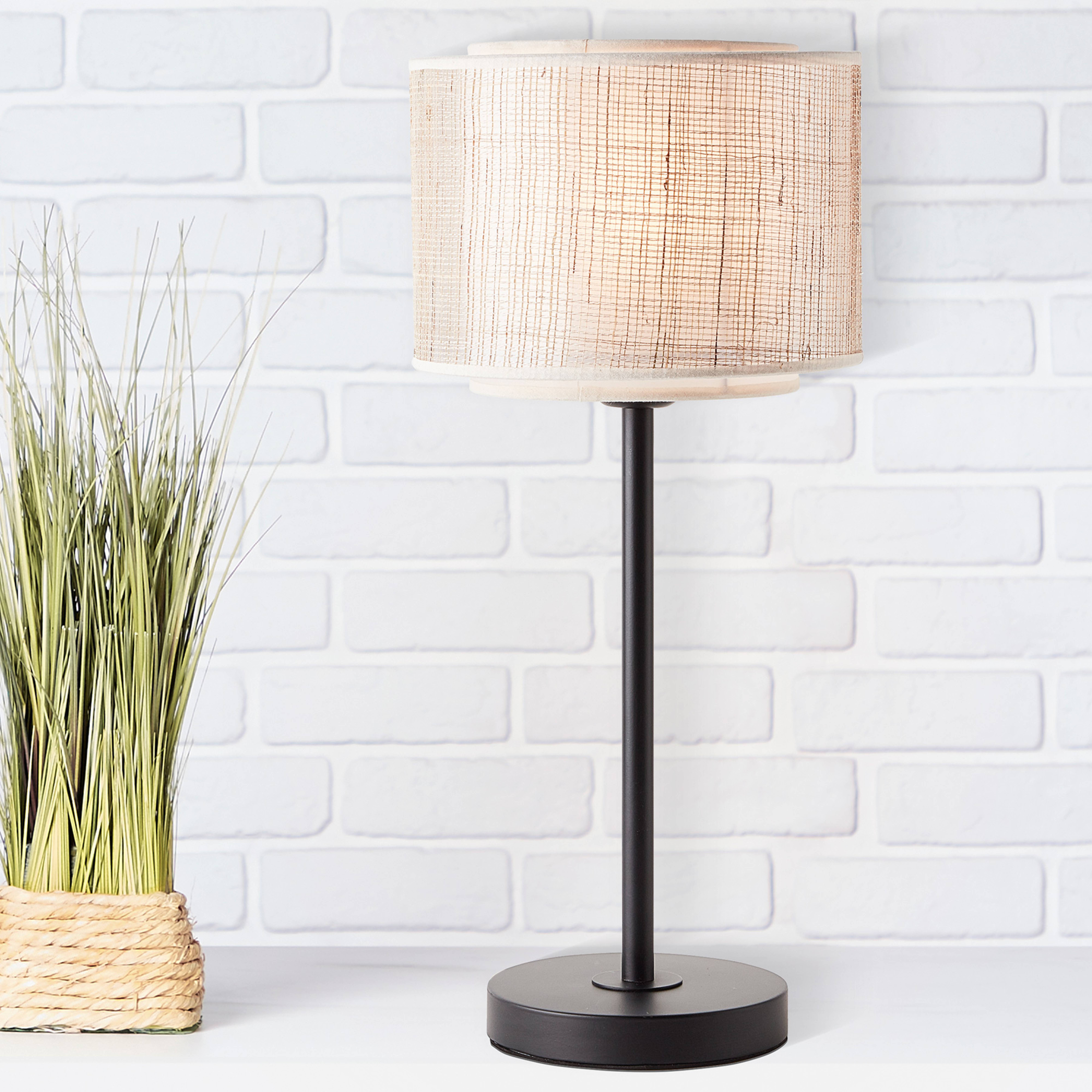 Lámpara de mesa Odar con bambú