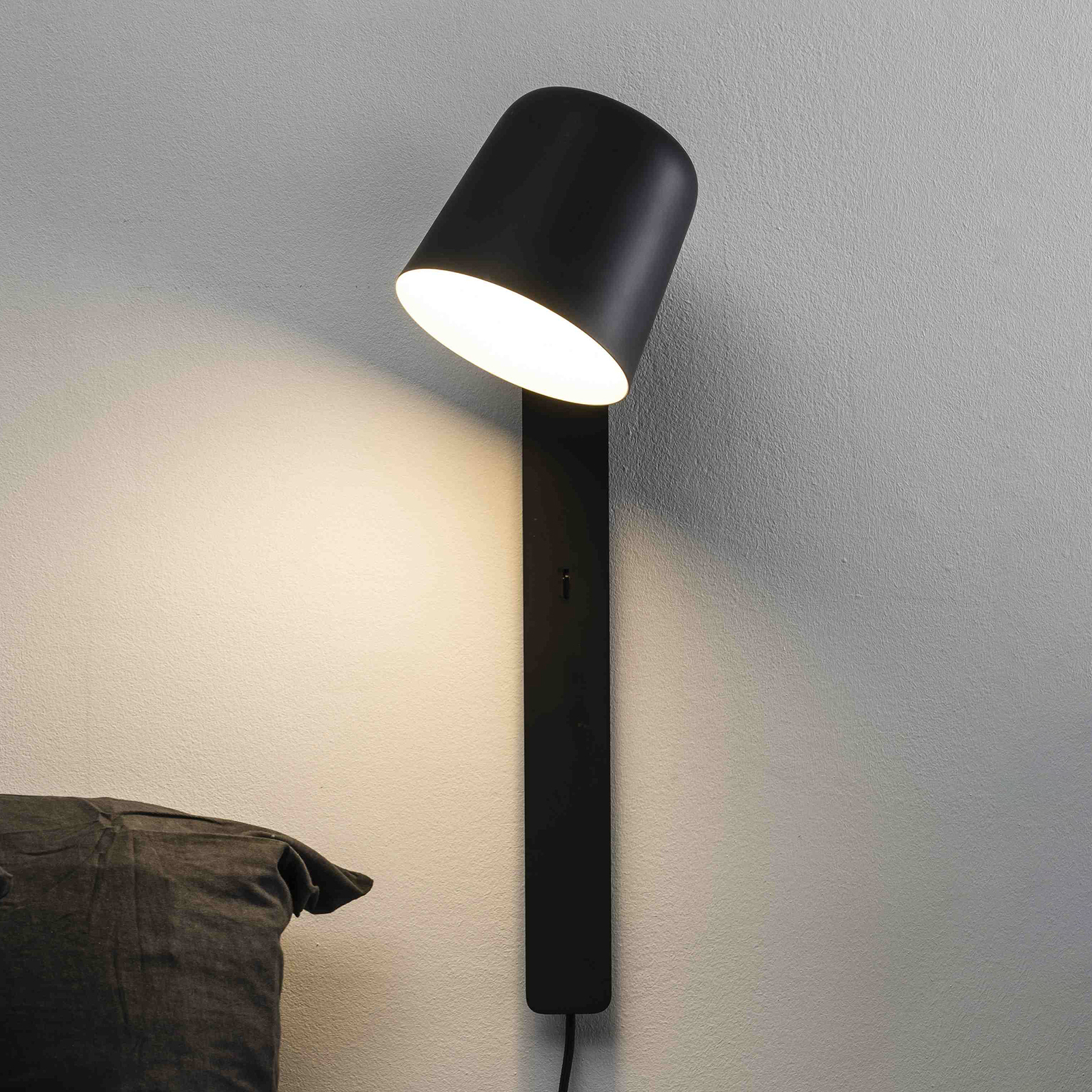 Tila wall light, swivelling head