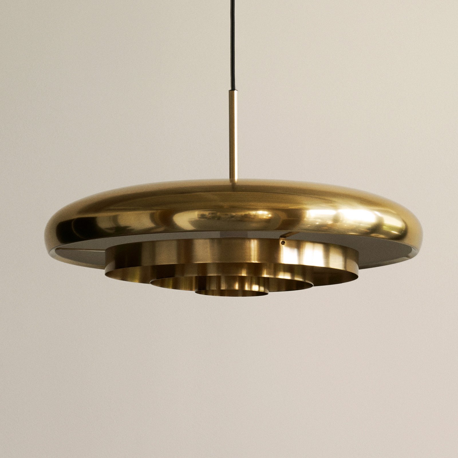 Audo Copenhagen Audo Resonant lampă suspendată din alamă - Camera de zi / sufragerie - design - alamă lustruită - Metal