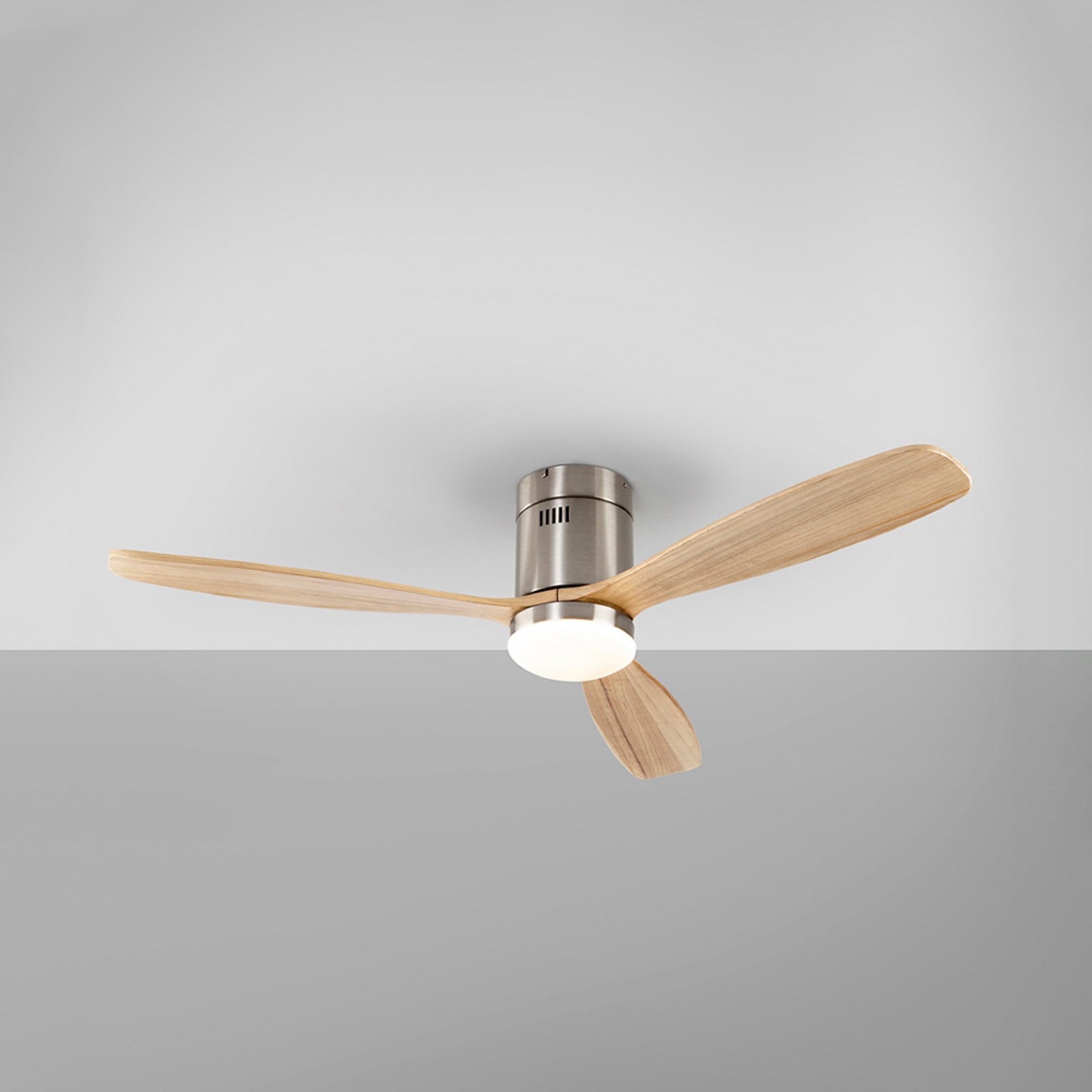 LED stropni ventilator Siroco, nikl/svetlo les Ø 132 cm tiho