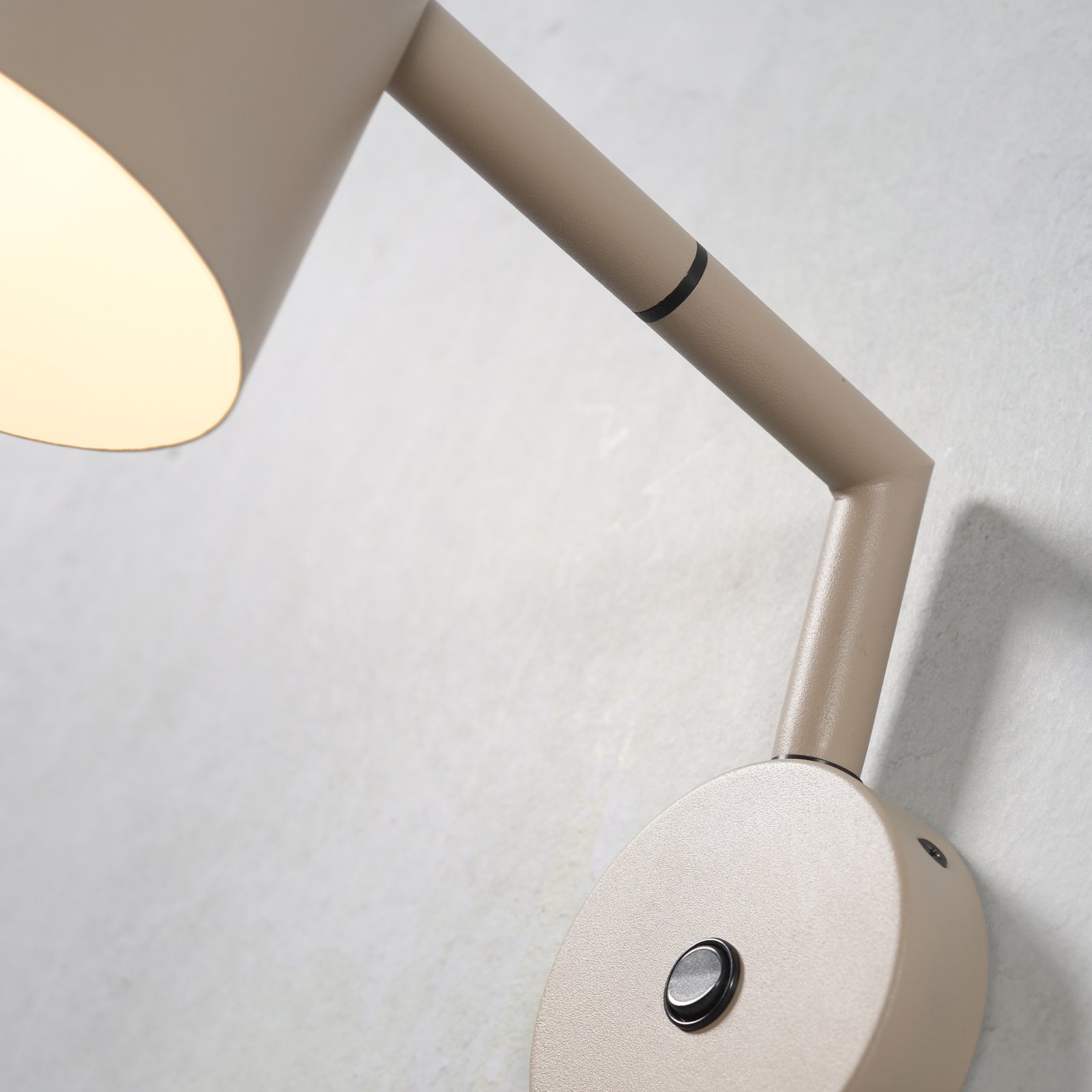 It's about RoMi Marseille wall light, sand
