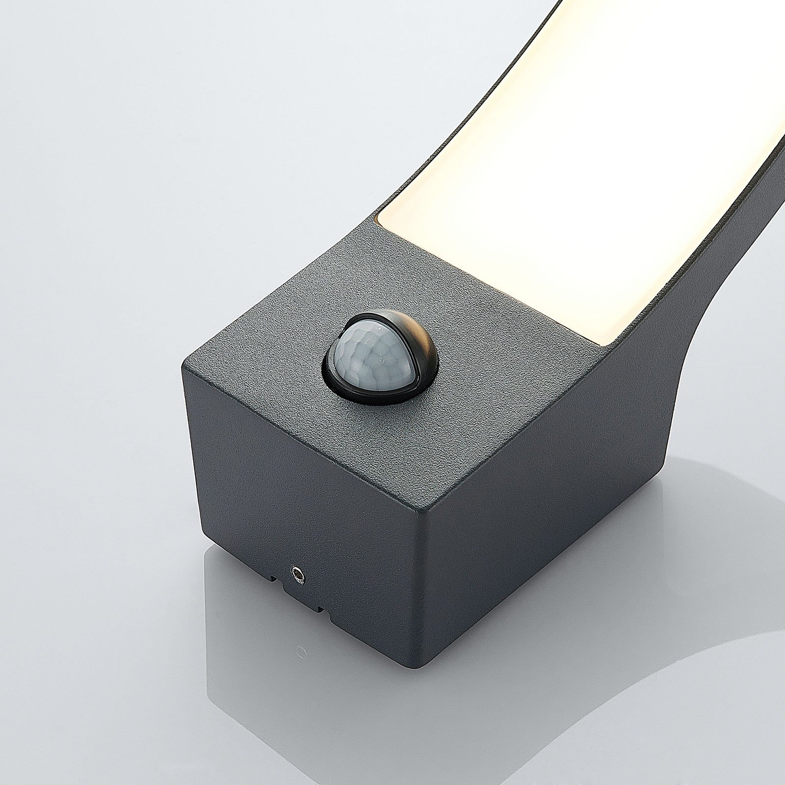 Ilvita LED Buiten Wandlamp w/Sensor Anthracite - Lindby