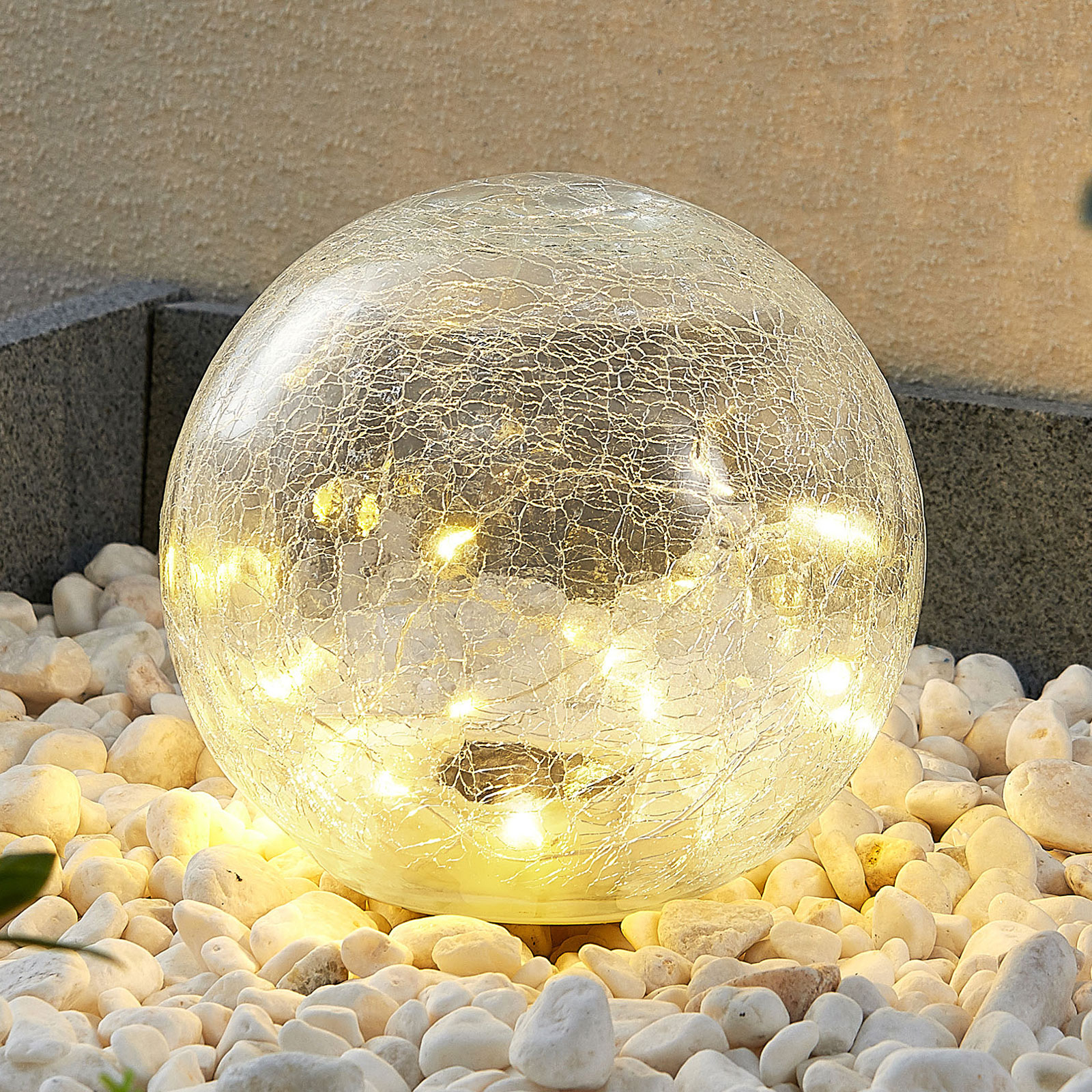 Lindby Feodoria LED-Solar-Erdspieß, Kugel