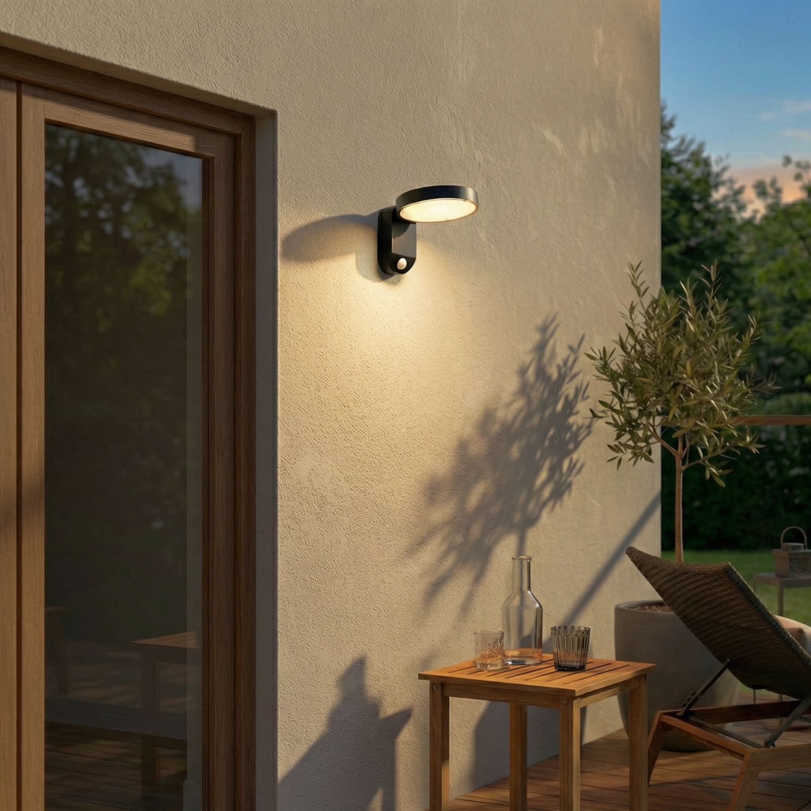 PRIOS LED-zonne-wandlamp Tarlson, rond, antraciet, sensor PRIOS LED-zonne-wandlamp Tarlson, rond, antraciet, sensor