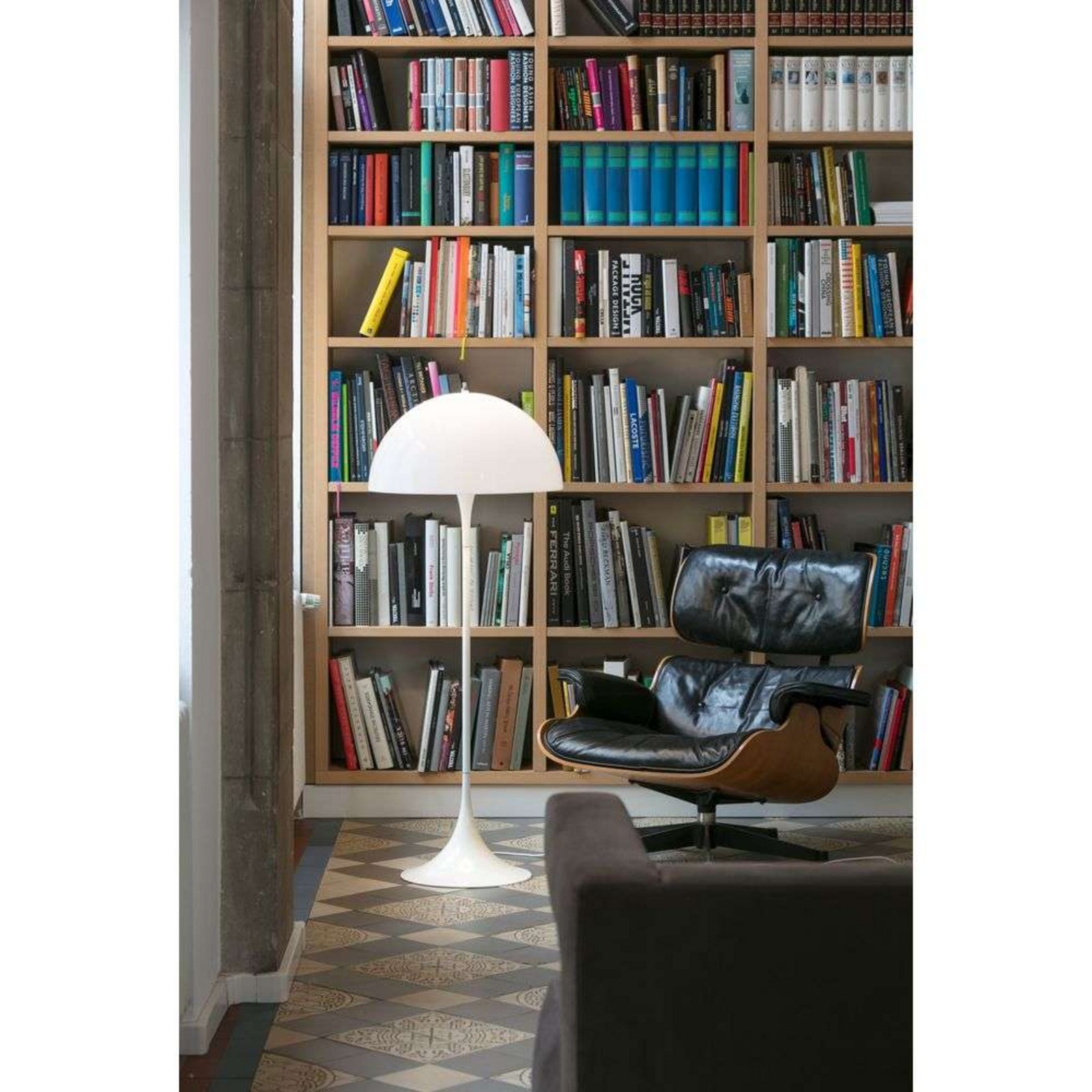 Louis Poulsen Panthella - Φωτιστικό δαπέδου σχεδιασμού, οπαλίτης