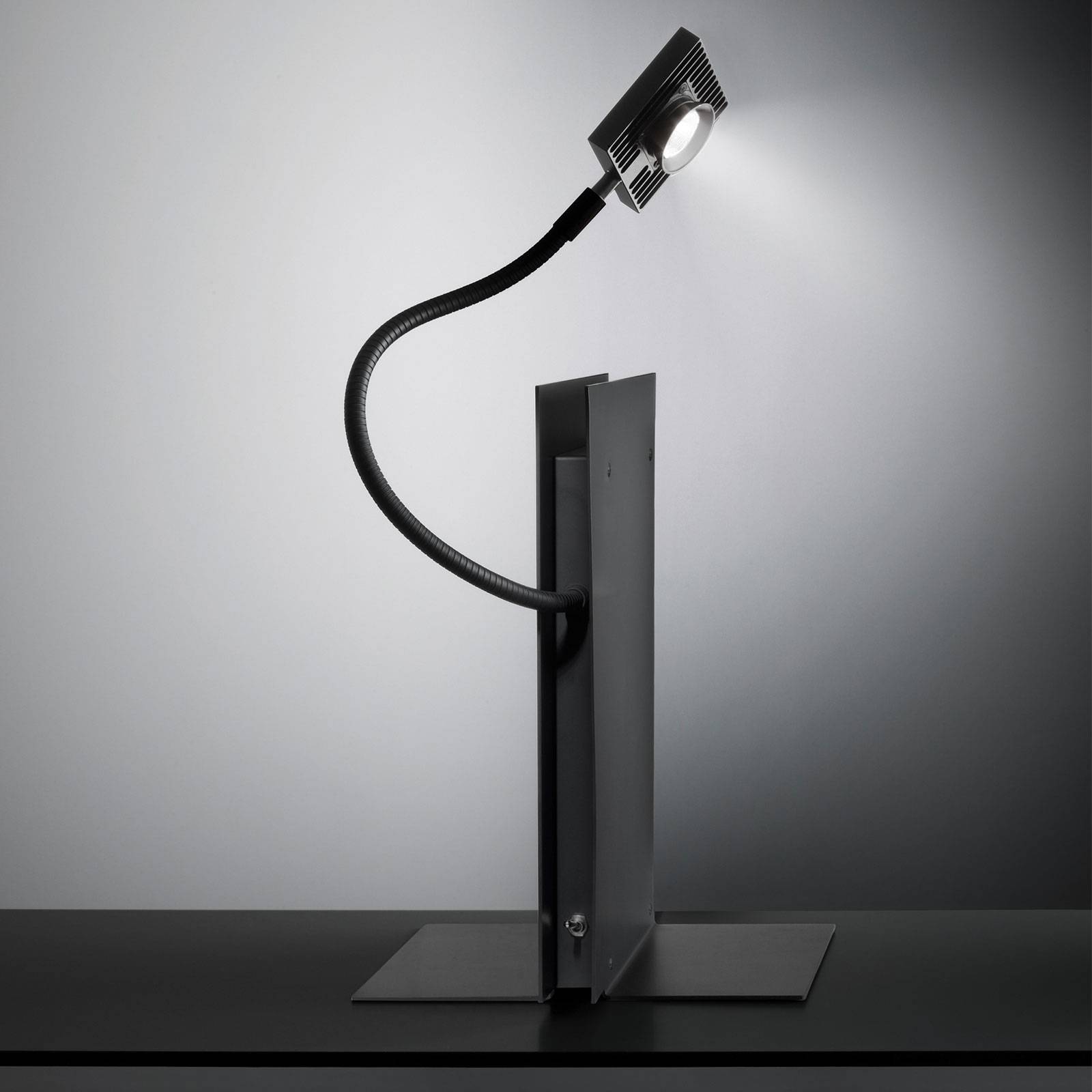 Ingo Maurer LED´s Oskar table lamp, black, for Bedroom, anodised aluminium, metal, 6 W, energy efficiency: A+, H: 33 cm