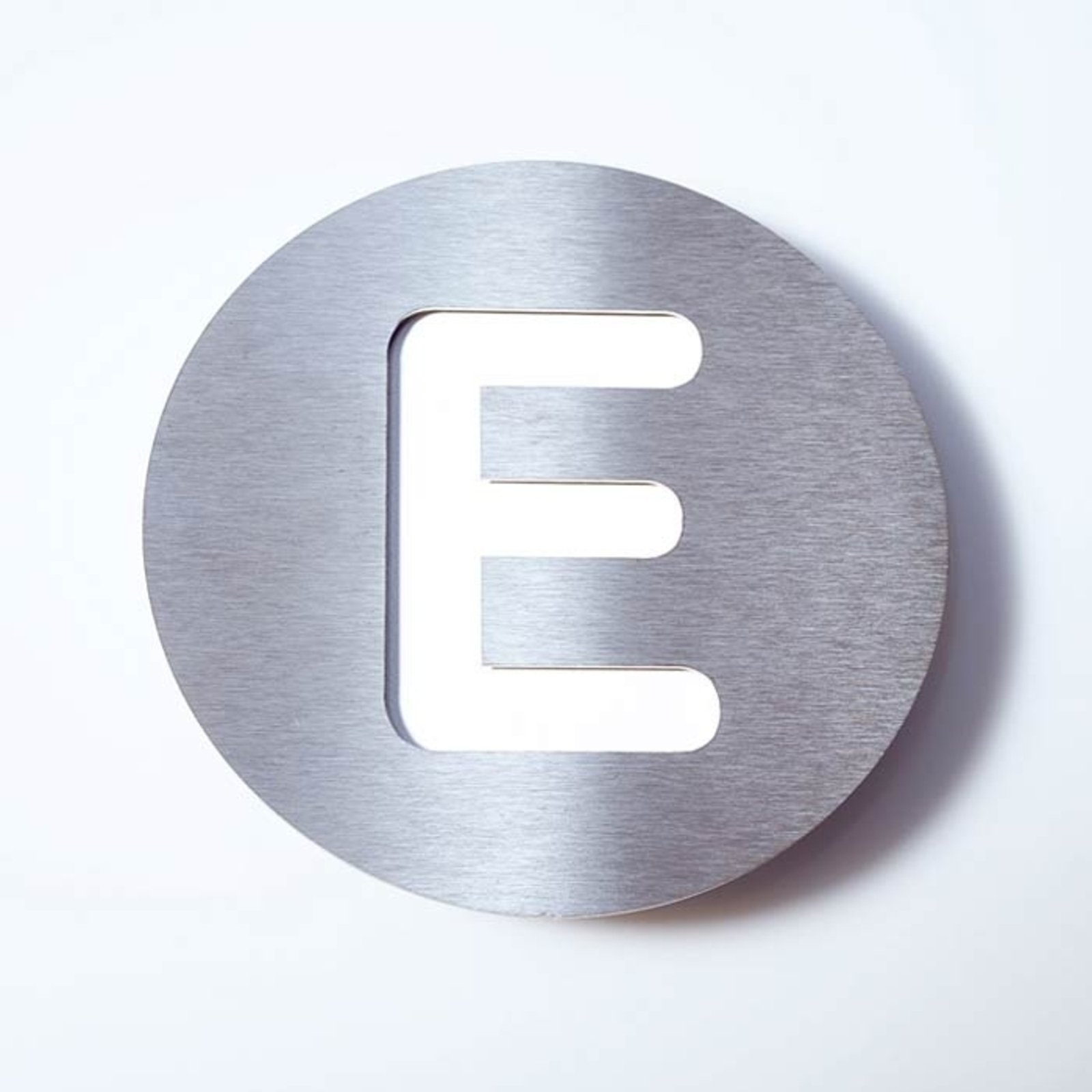 Round rozsdamentes acél házszám - „E”