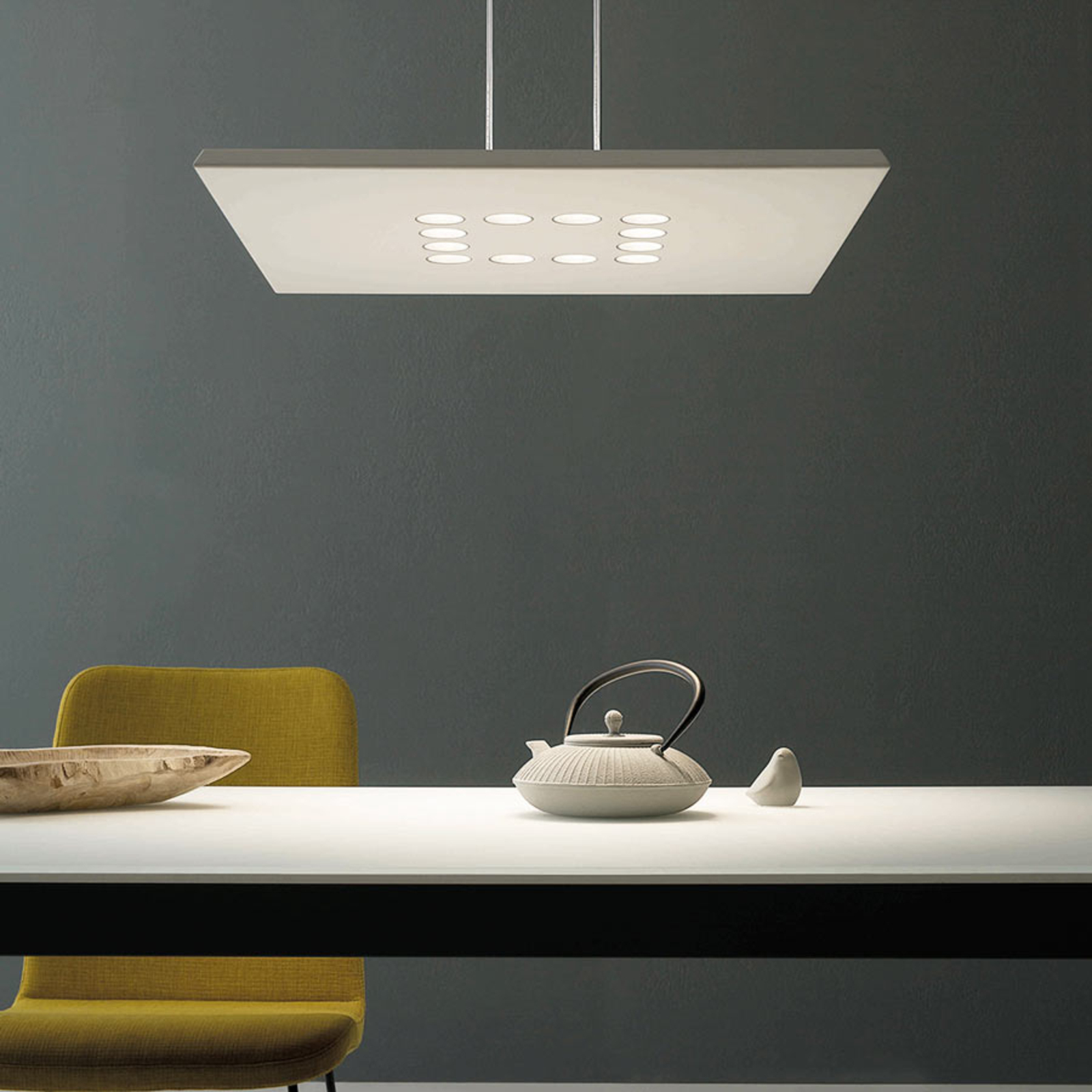 Elegantiškas baltos spalvos ICONE Confort LED pakabinamas šviestuvas