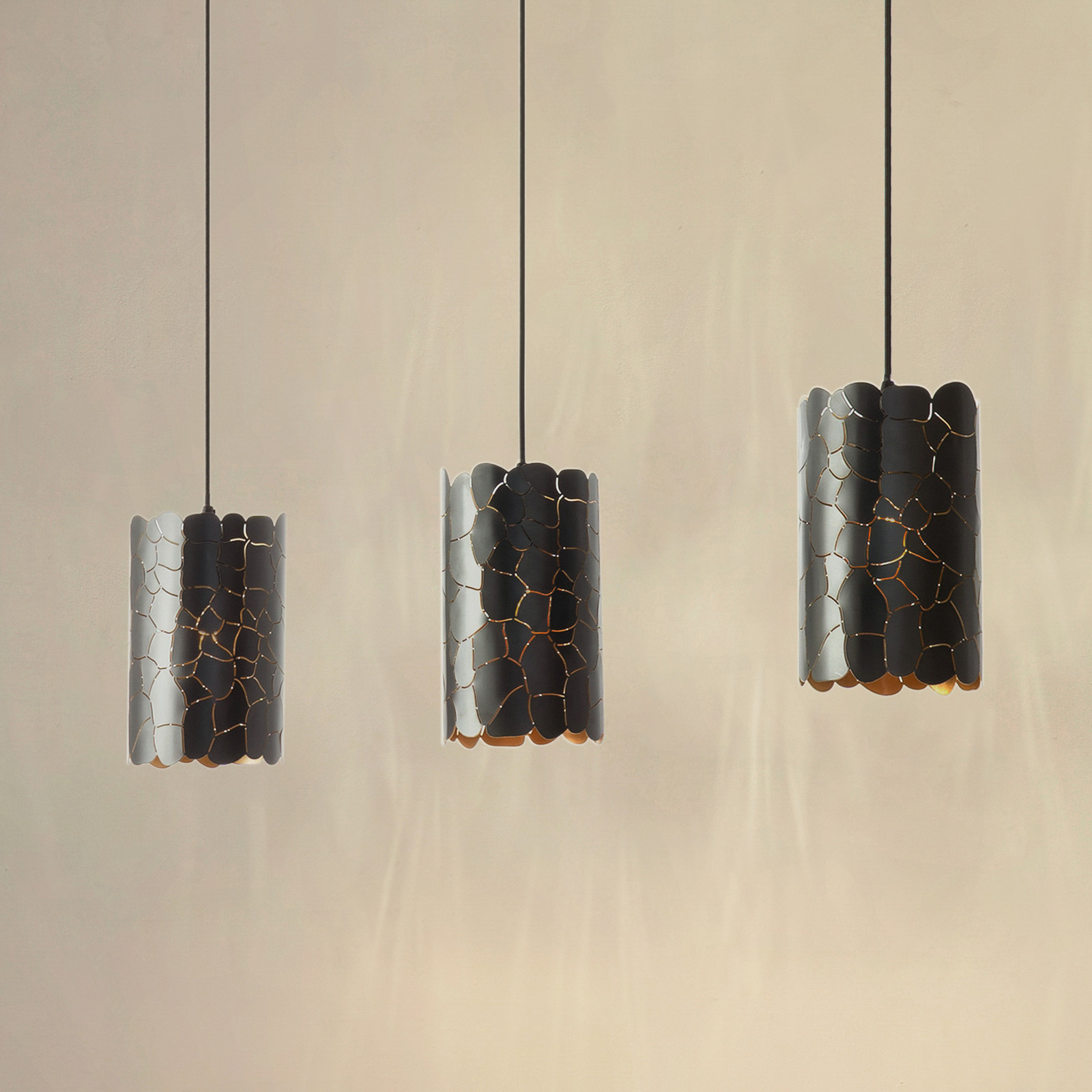 Lampă suspendată Lindby Aralena negru / auriu 3 becuri lungime 93cm - Camera de zi / sufragerie - modern - negru auriu - Metal