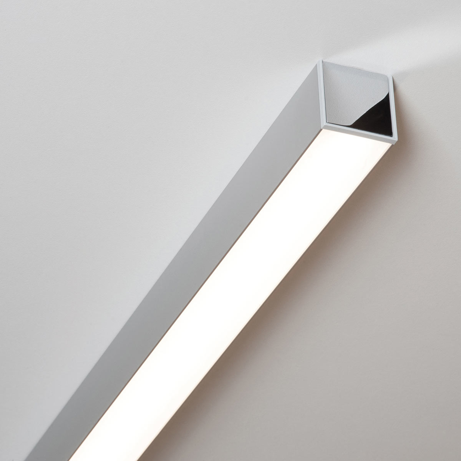 Molto Luce 113.7 cm Ride LED ceiling lamp, anodised aluminium, for Hallway, aluminium, 21 W, energy efficiency: A+, L: 113.7 cm, W: 3.5 cm, H: 3.5 cm