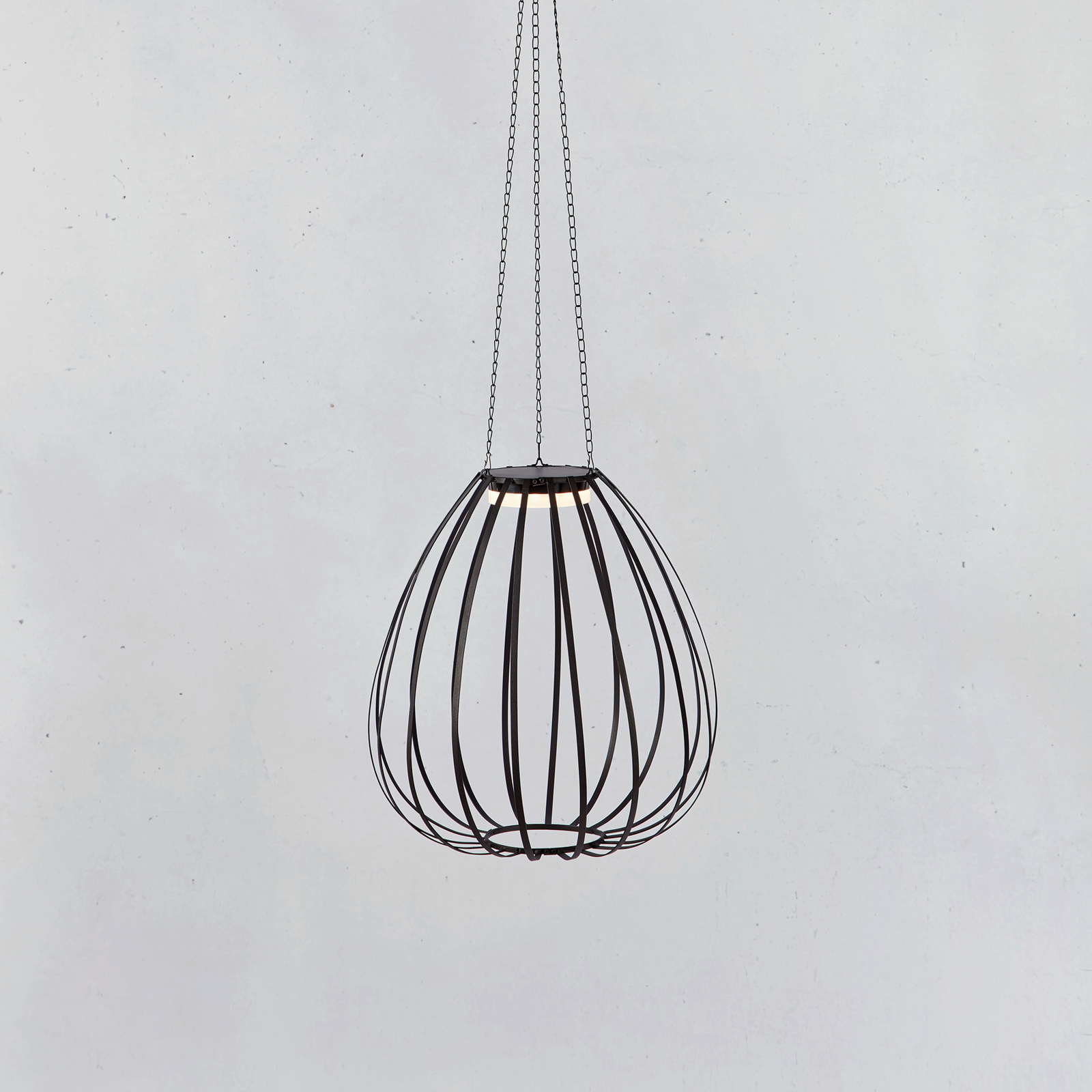 Suspension solaire LED Ovia, Ø 42 cm, noir, IP44, à intensité variable
